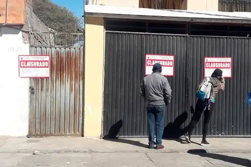 Vivienda del distrito de Mariano Melgar, en Aequipa, fue clausurado por las autoridades por comercializar oxígeno sin contar con autorizaciones.
