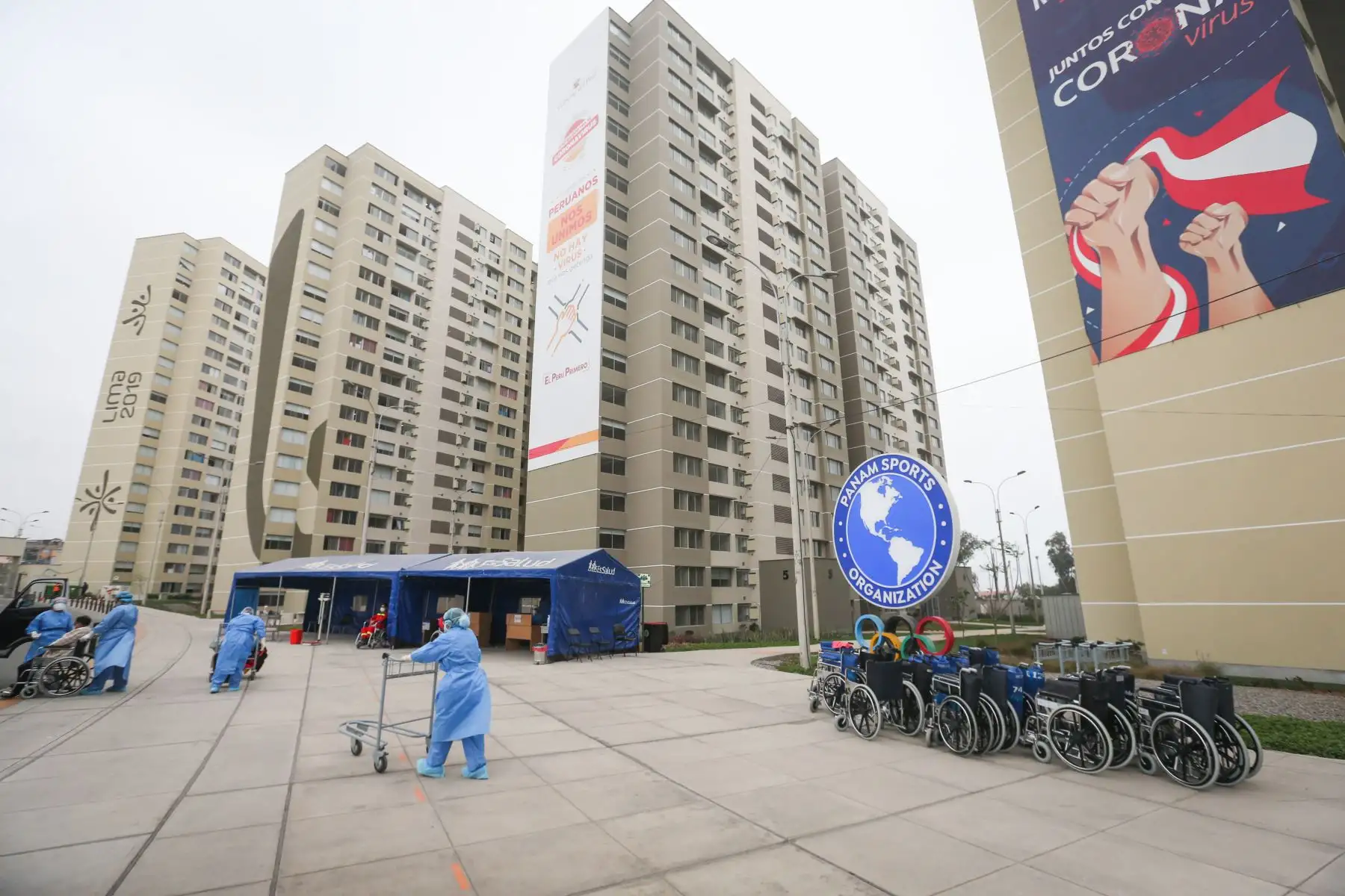 Las torres de la Villa Panamericana que antes albergaban a deportistas de élite, fue acondicionada para la recuperación de pacientes con covid-19. Foto: ANDINA/Jhonel Rodríguez Robles