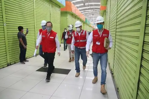 Viceministro de Mypes e Industria, José Salardi, inspecciona conglomerados comerciales. Foto: Cortesía.