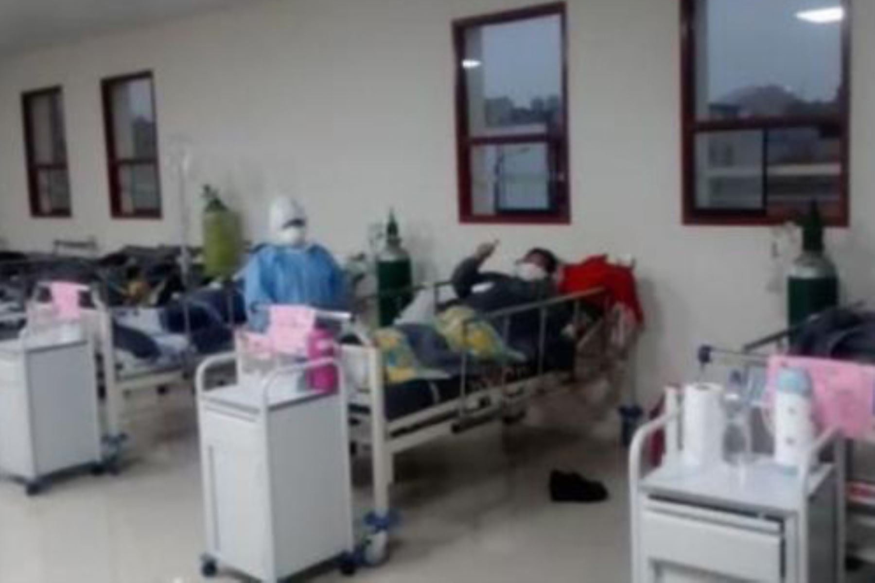 Se ha acondicionado el piso tres del Área de Emergencias del hospital Loayza para mejorar la atención de pacientes covid-19. Foto: ANDINA/Minsa