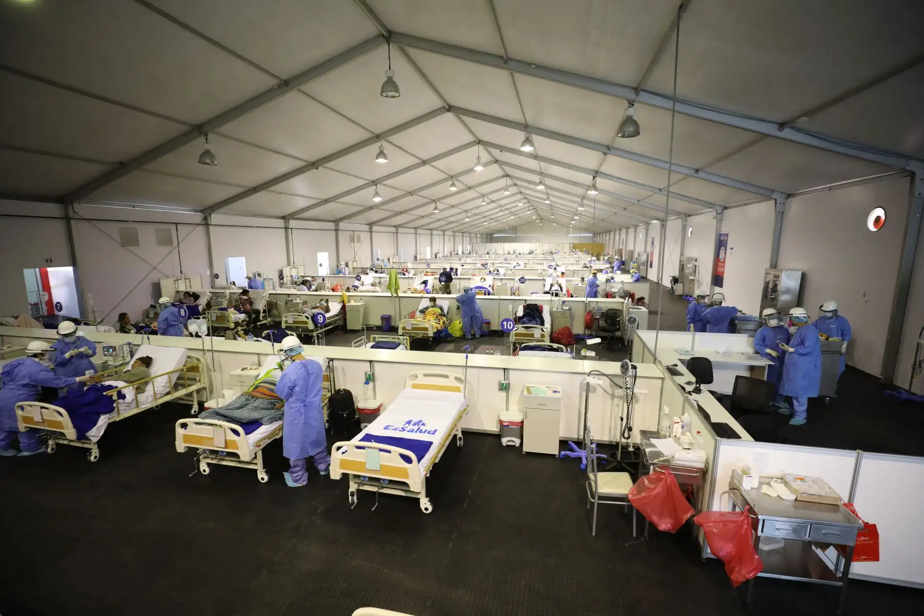 Planta y conexiones de oxigeno en el hospital blanco de villa panamericana.
Foto: Essalud