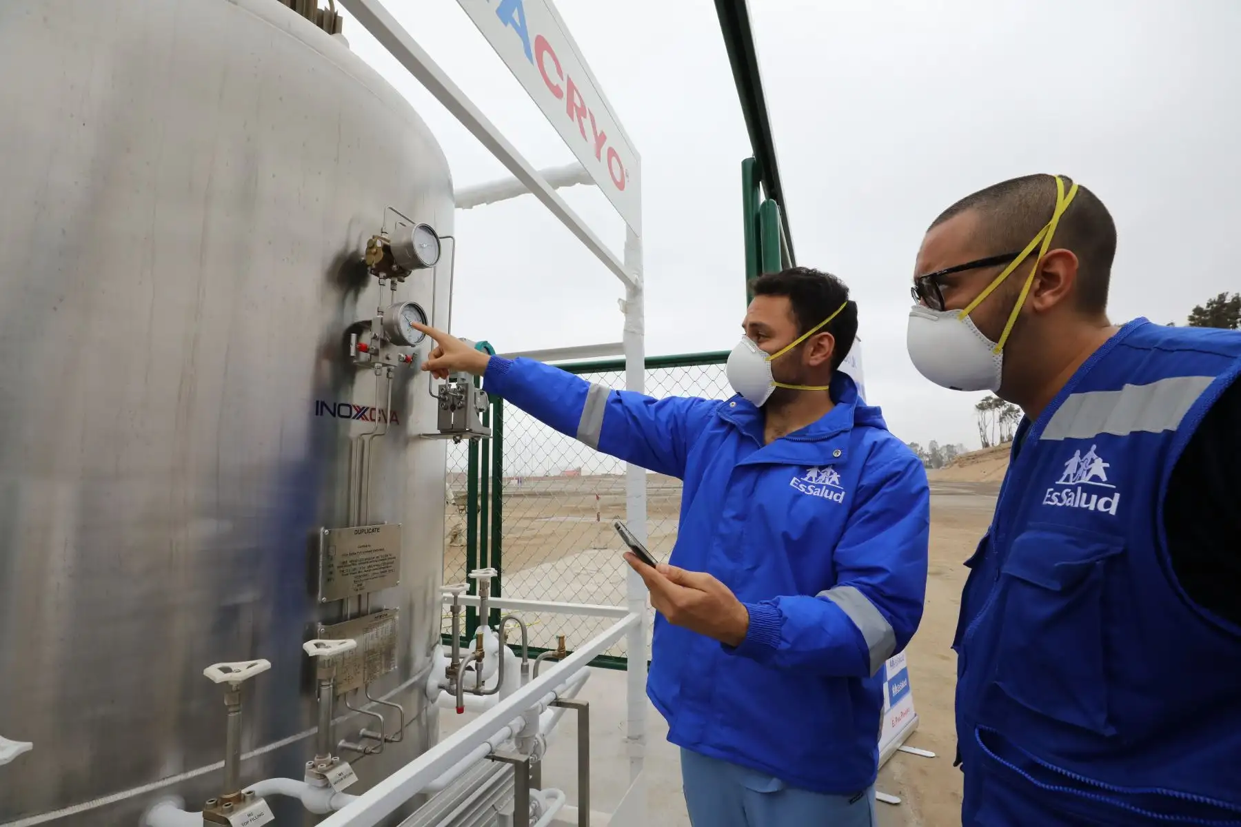 Planta y conexiones de oxigeno en el hospital blanco de villa panamericana.
Foto: Essalud