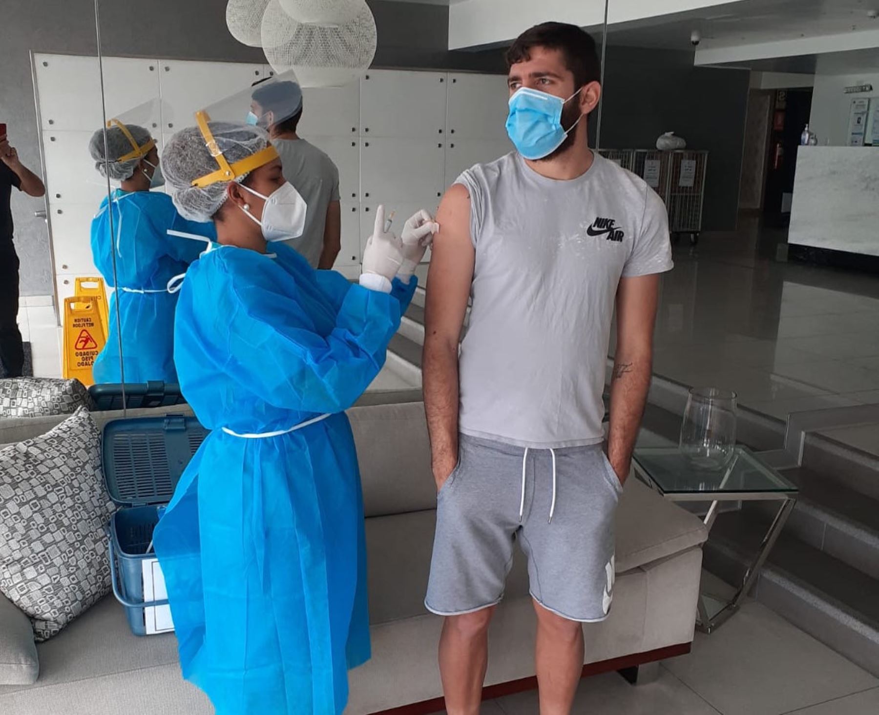 Alianza Lima comenzó a vacunar a sus jugadores con miras al reinicio del campeonato local
