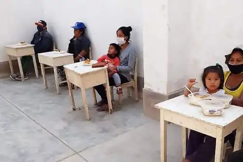 Comedor popular en el distrito de San José, Chiclayo, atiende a personas vulnerables al covid-19.
