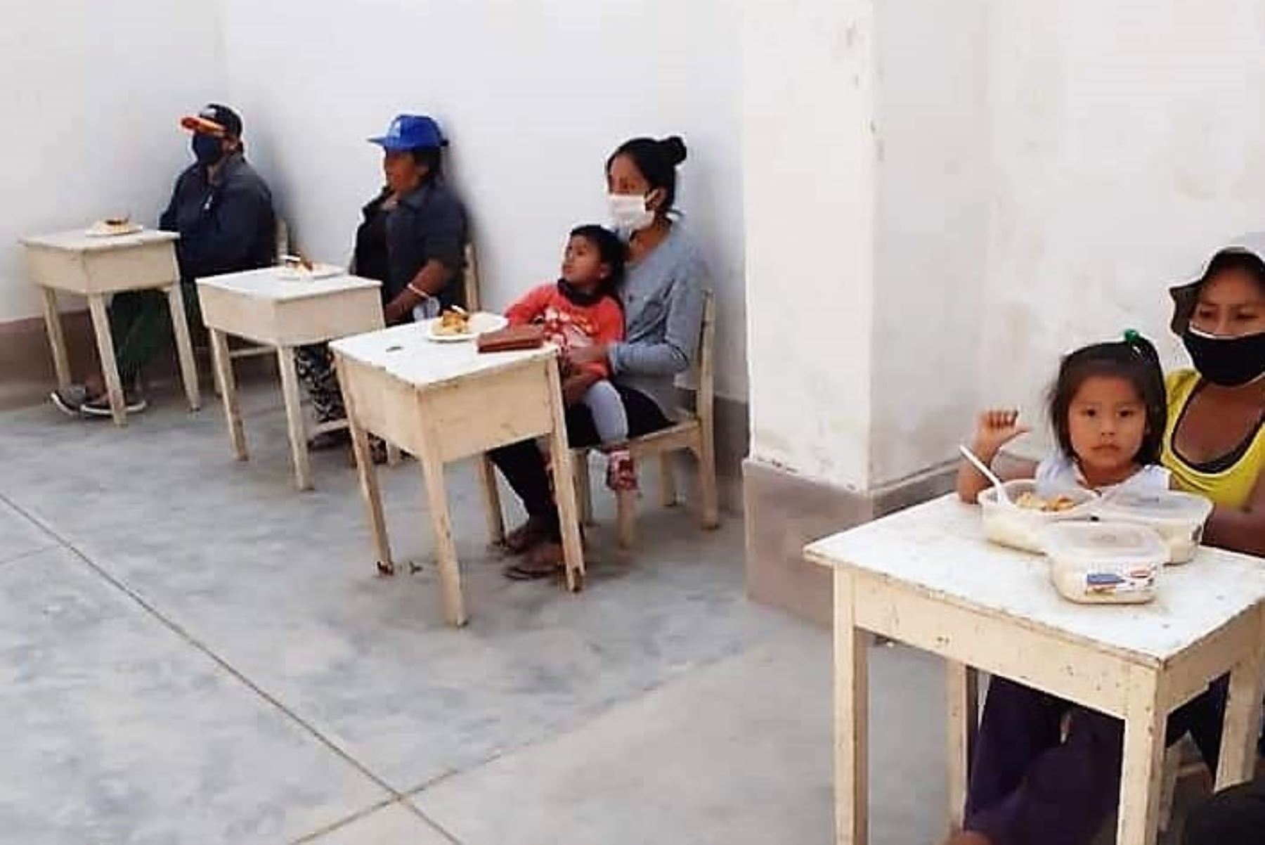 Comedor popular en el distrito de San José, Chiclayo, atiende a personas vulnerables al covid-19.