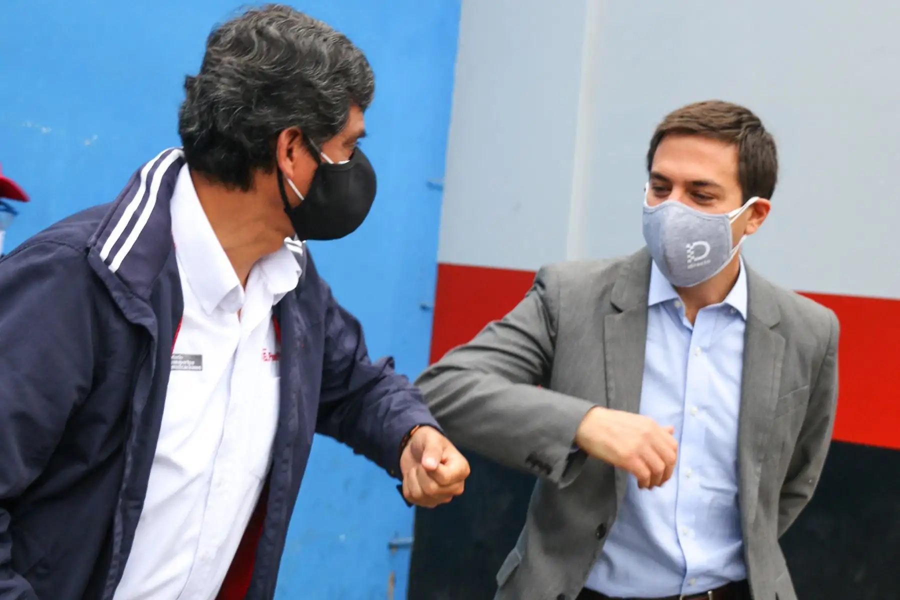 El ministro de Transportes y Comunicaciones, Carlos Lozada, presentó las medidas que deben cumplir los conductores y usuarios de taxis. 

Foto: MTC
