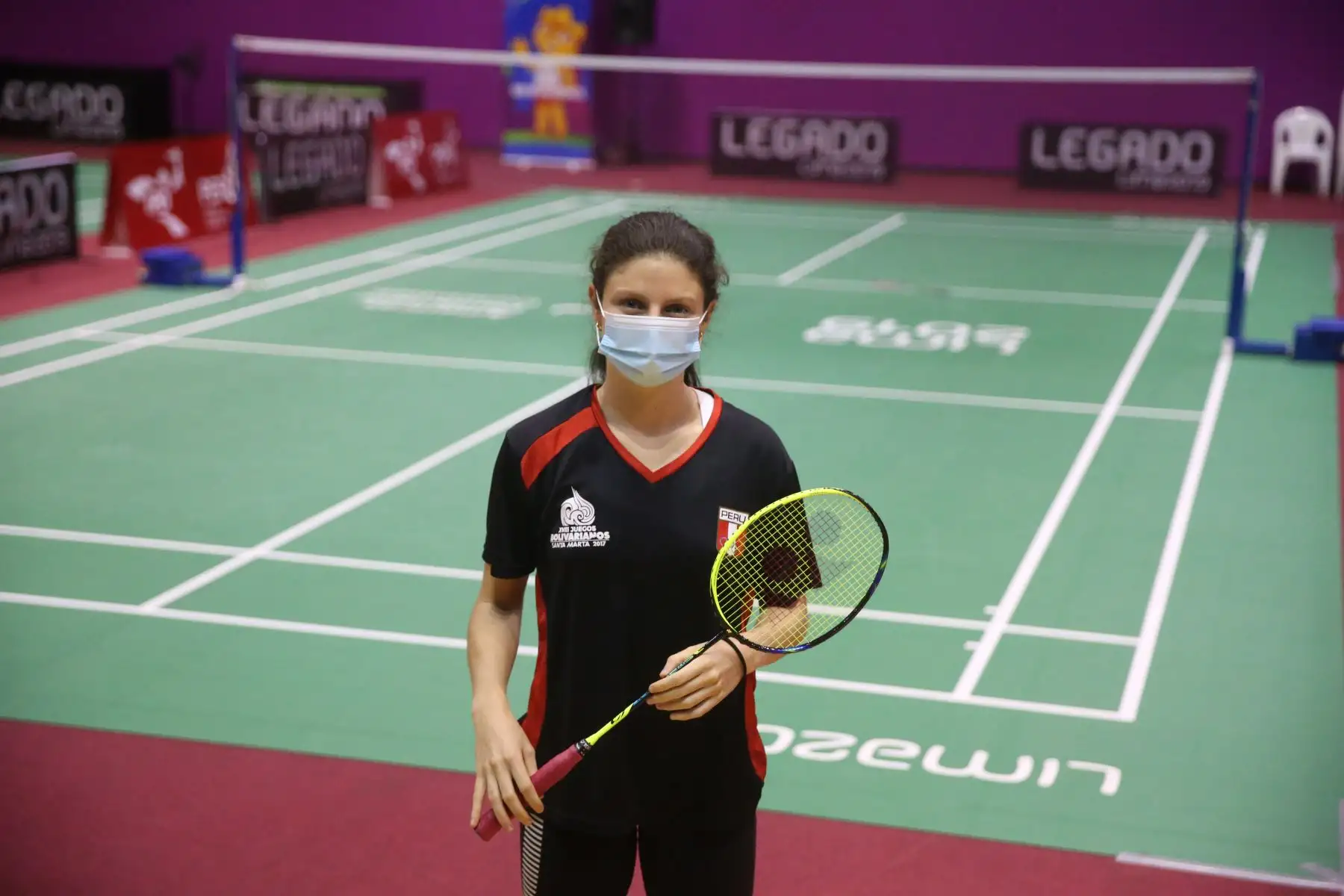 Cumpliendo las medidas de bioseguridad deportistas y Para deportistas de bádminton volvieron a los entrenamientos 86 días después de haberse dispuesto el aislamiento social por el gobierno central, como medida para contener el avance de la pandemia del covid-19. Foto: ANDINA/ Jhonel Rodríguez Robles