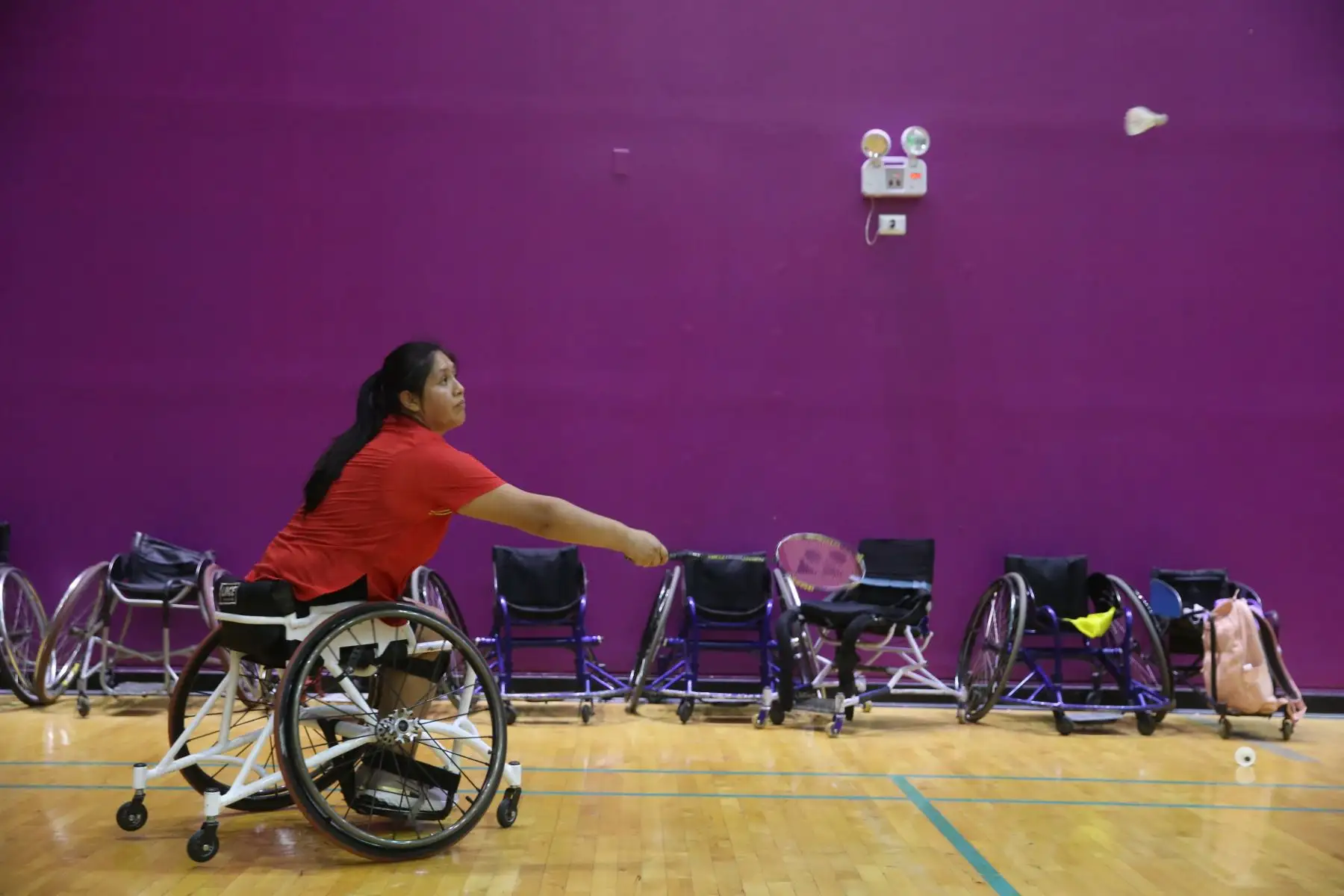 Cumpliendo las medidas de bioseguridad deportistas y Para deportistas de bádminton volvieron a los entrenamientos 86 días después de haberse dispuesto el aislamiento social por el gobierno central, como medida para contener el avance de la pandemia del covid-19. Foto: ANDINA/ Jhonel Rodríguez Robles