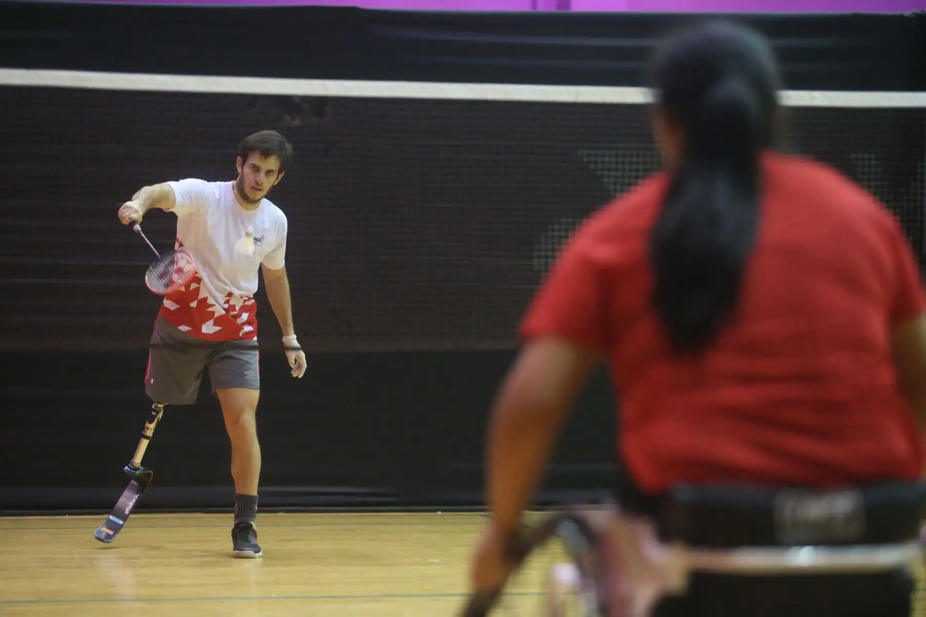 Cumpliendo las medidas de bioseguridad deportistas y Para deportistas de bádminton volvieron a los entrenamientos 86 días después de haberse dispuesto el aislamiento social por el gobierno central, como medida para contener el avance de la pandemia del covid-19. Foto: ANDINA/ Jhonel Rodríguez Robles
