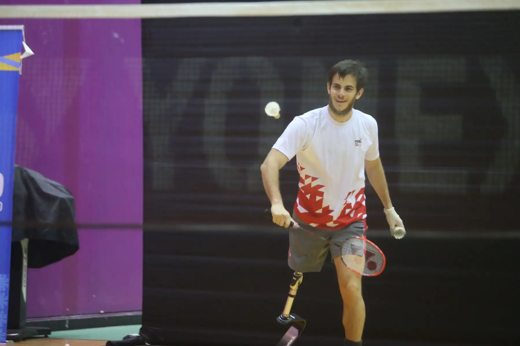 Cumpliendo las medidas de bioseguridad deportistas y Para deportistas de bádminton volvieron a los entrenamientos 86 días después de haberse dispuesto el aislamiento social por el gobierno central, como medida para contener el avance de la pandemia del covid-19. Foto: ANDINA/ Jhonel Rodríguez Robles