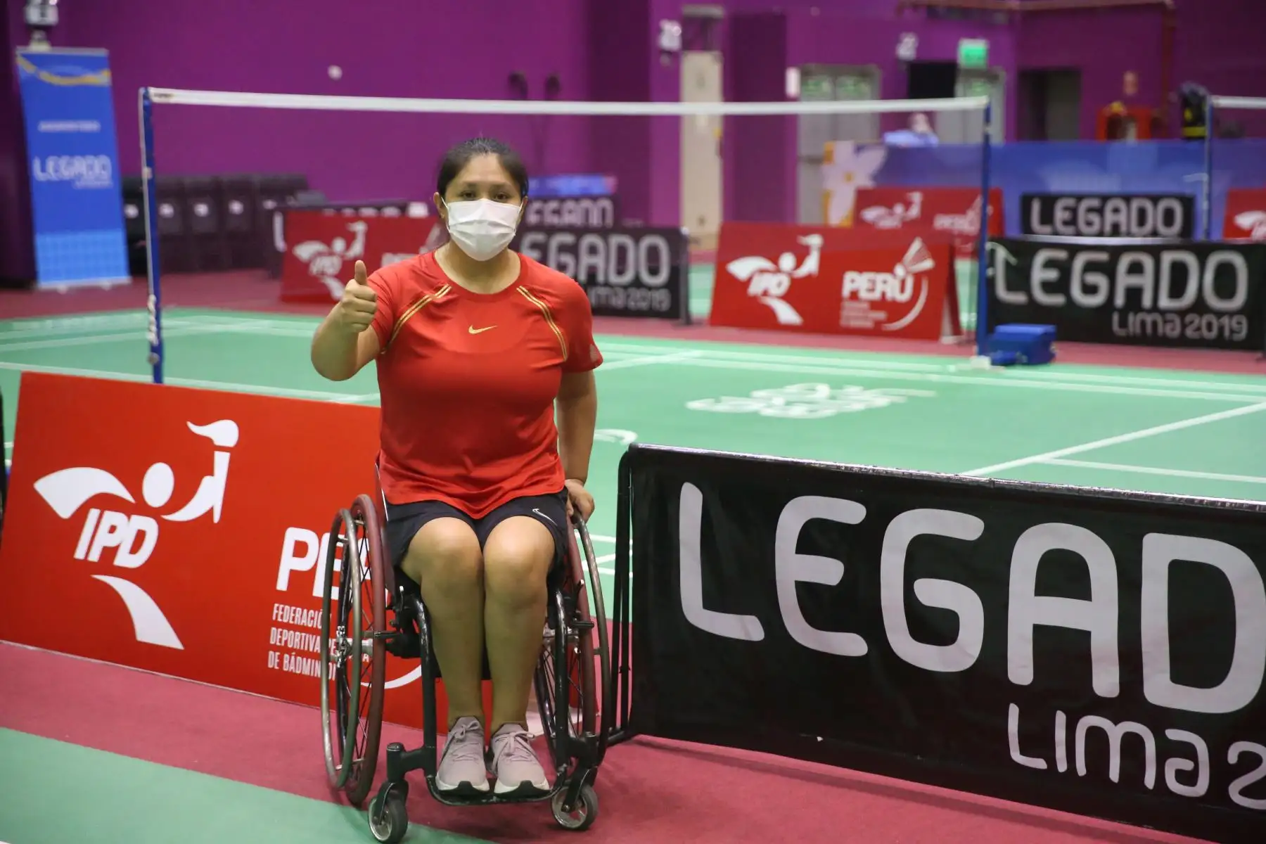 Cumpliendo las medidas de bioseguridad deportistas y Para deportistas de bádminton volvieron a los entrenamientos 86 días después de haberse dispuesto el aislamiento social por el gobierno central, como medida para contener el avance de la pandemia del covid-19. Foto: ANDINA/ Jhonel Rodríguez Robles