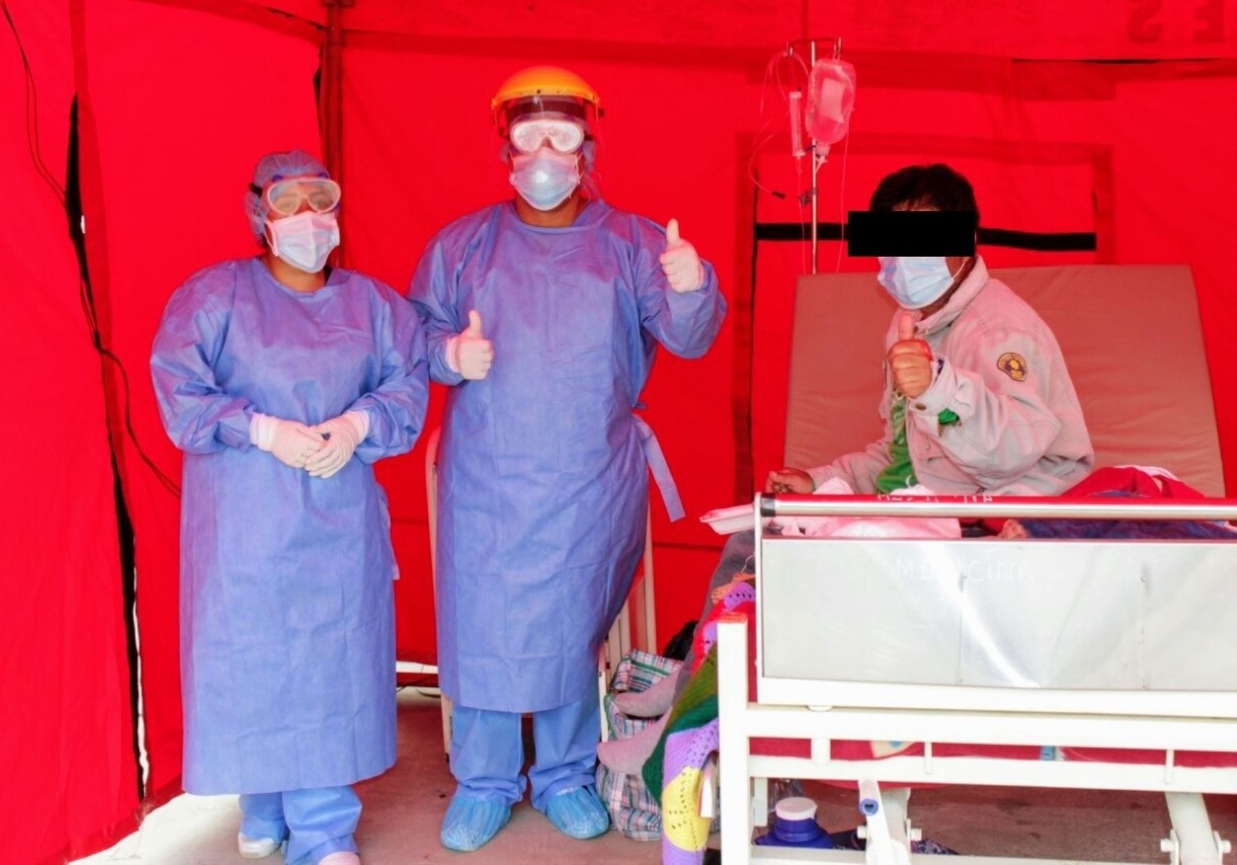 Paciente con derrame cerebral derrota al covid-19 y recibe el alta médica en el Hospital La Caleta de Chimbote, en Áncash. ANDINA/Difusión