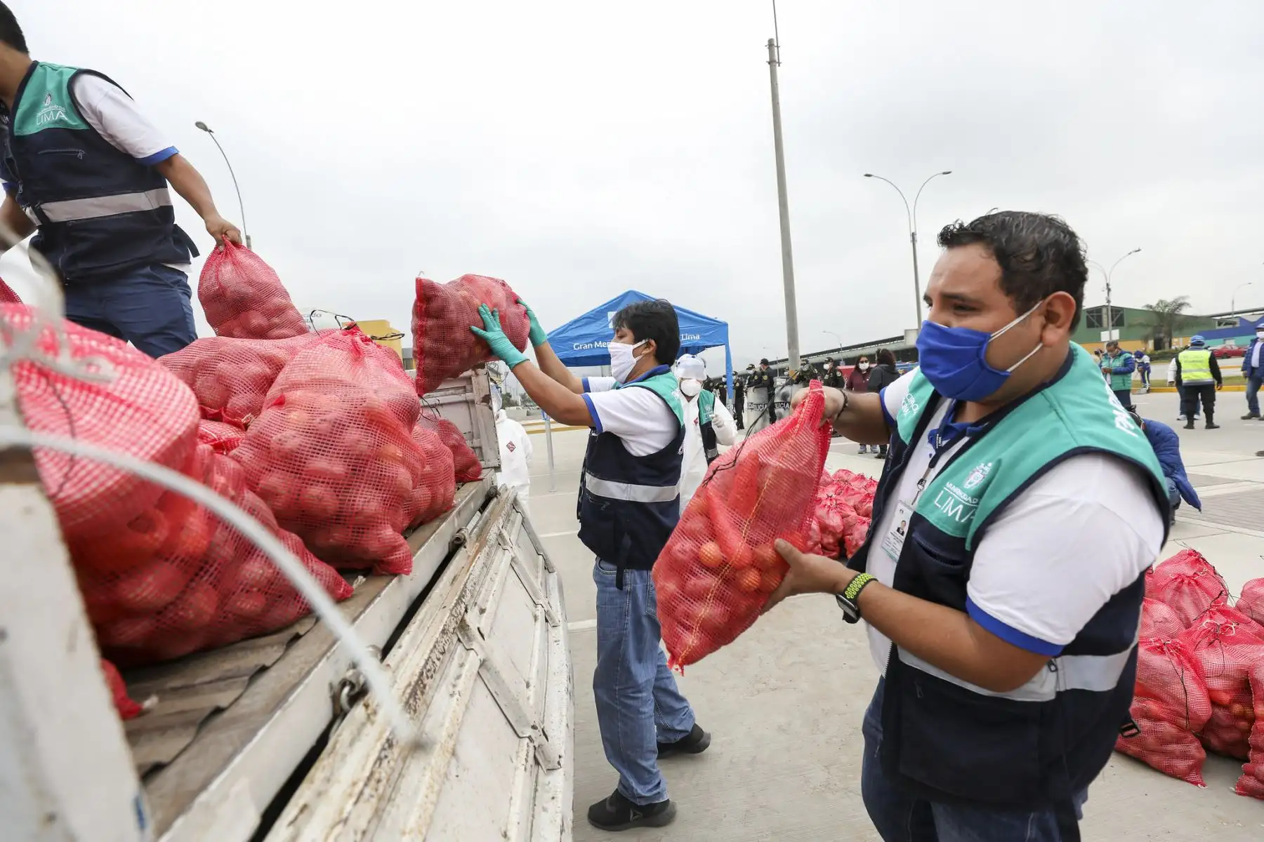 Alcalde Jorge Muñoz recibe donaciones de comerciantes del Mercado Mayorista de Lima

Foto:Municipalidad de Lima