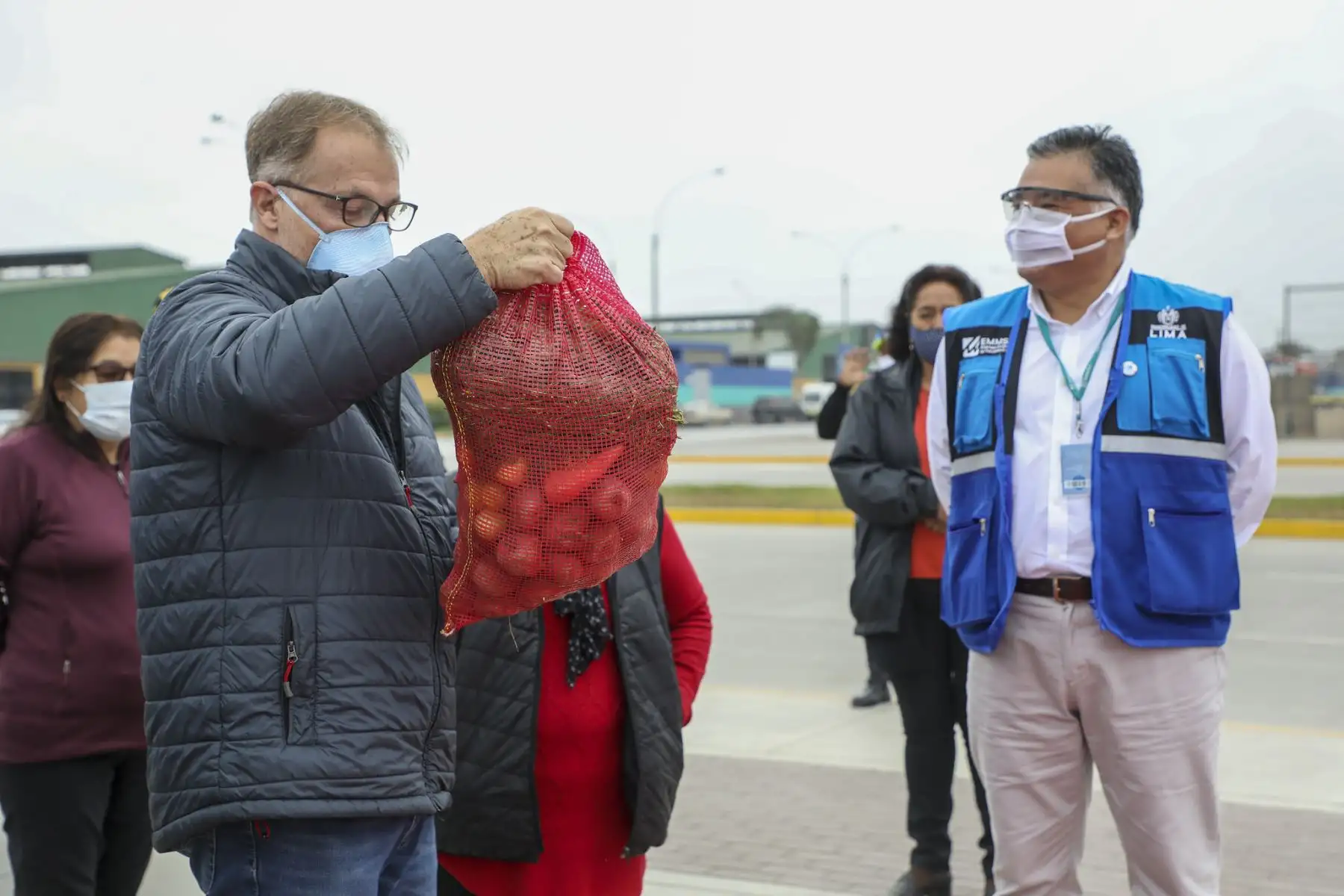 Alcalde Jorge Muñoz recibe donaciones de comerciantes del Mercado Mayorista de Lima

Foto:Municipalidad de Lima