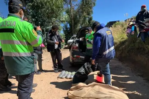 Ronderos de la provincia de Sánchez Carrión, en La Libertad, detectaron un vehículo que transportaba droga.