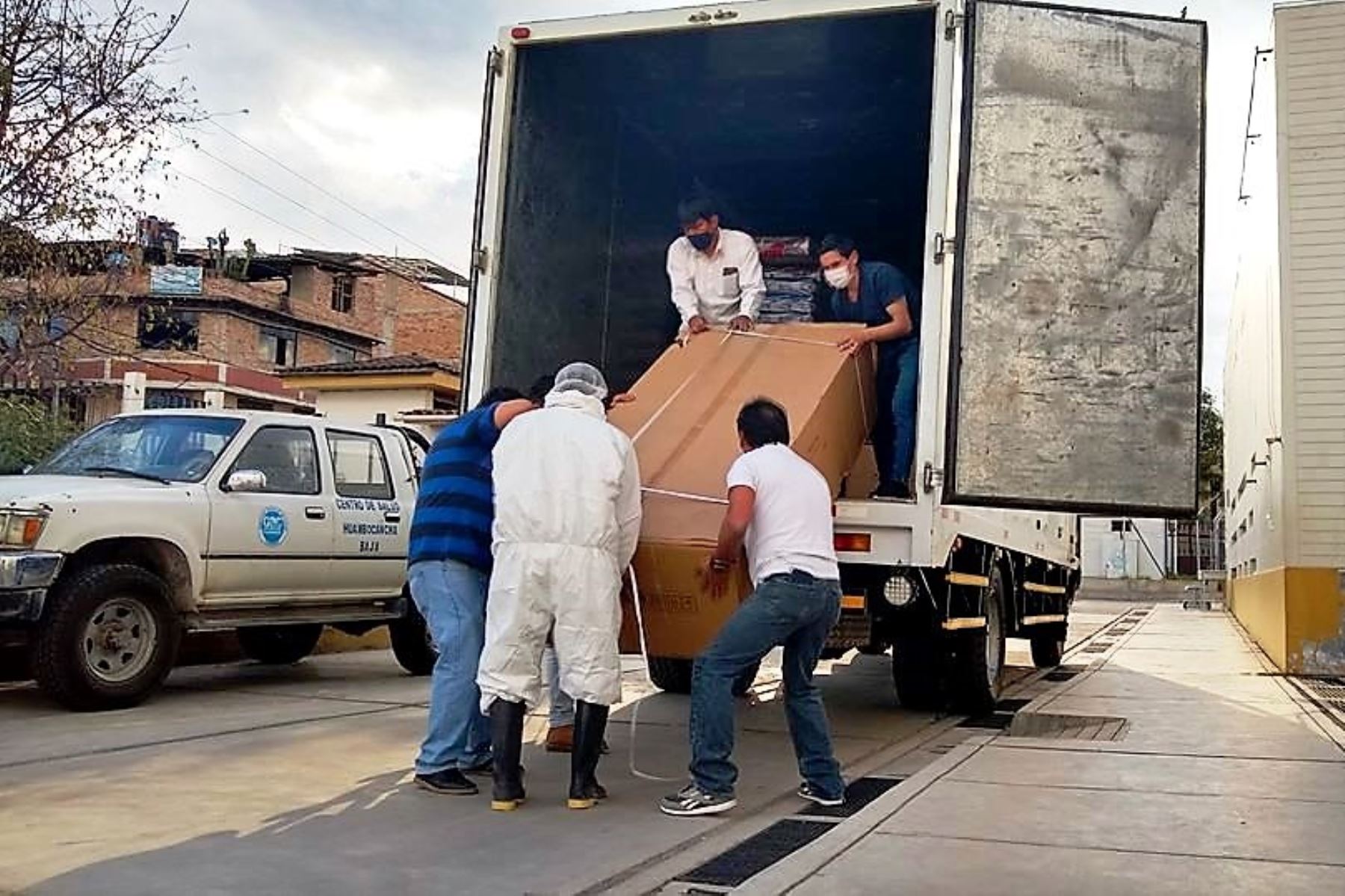 Llegan a Cajamarca 45 camas hospitalarias para covid-19.