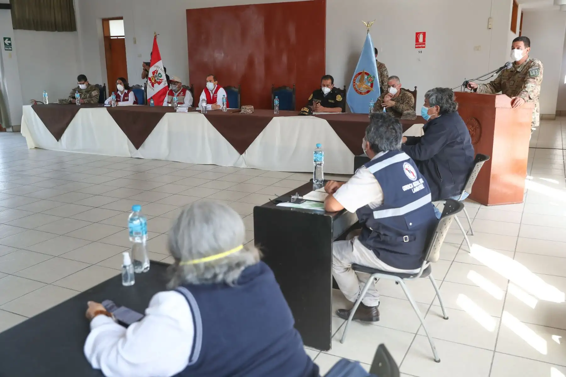 Ministro de Defensa  Walter Martos participo en reunión de trabajo con el Comando de Operaciones Regional COVID-19 Lambayeque. 
y con autoridades locales, donde se evalúa la situación y los avances de las medidas adoptadas en la lucha contra el coronavirus.Foto:ANDINA/Mindef