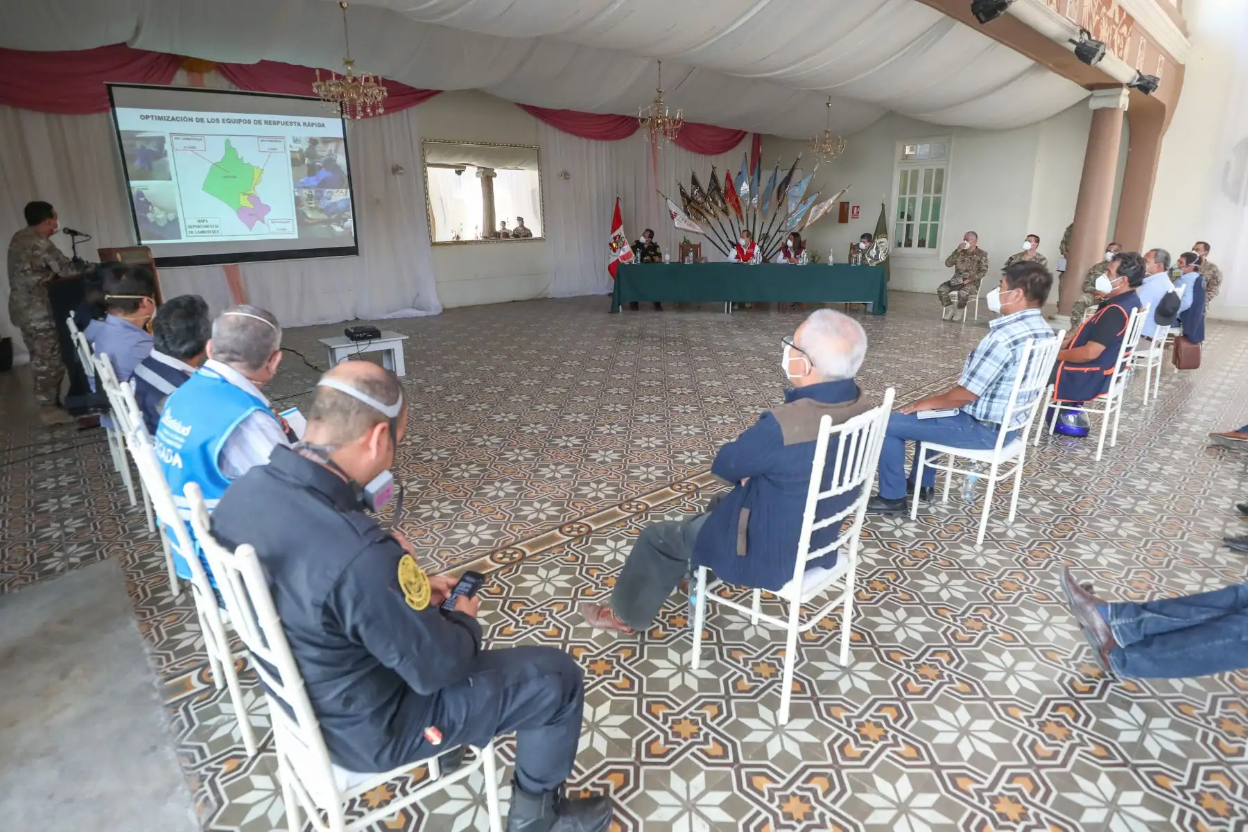 Ministro de Defensa Walter Martos participo en reunión de trabajo con el Comando de Operaciones Regional COVID-19 Lambayeque. y con autoridades locales, donde se evalúa la situación y los avances de las medidas adoptadas en la lucha contra el coronavirus.Foto:ANDINA/Mindef