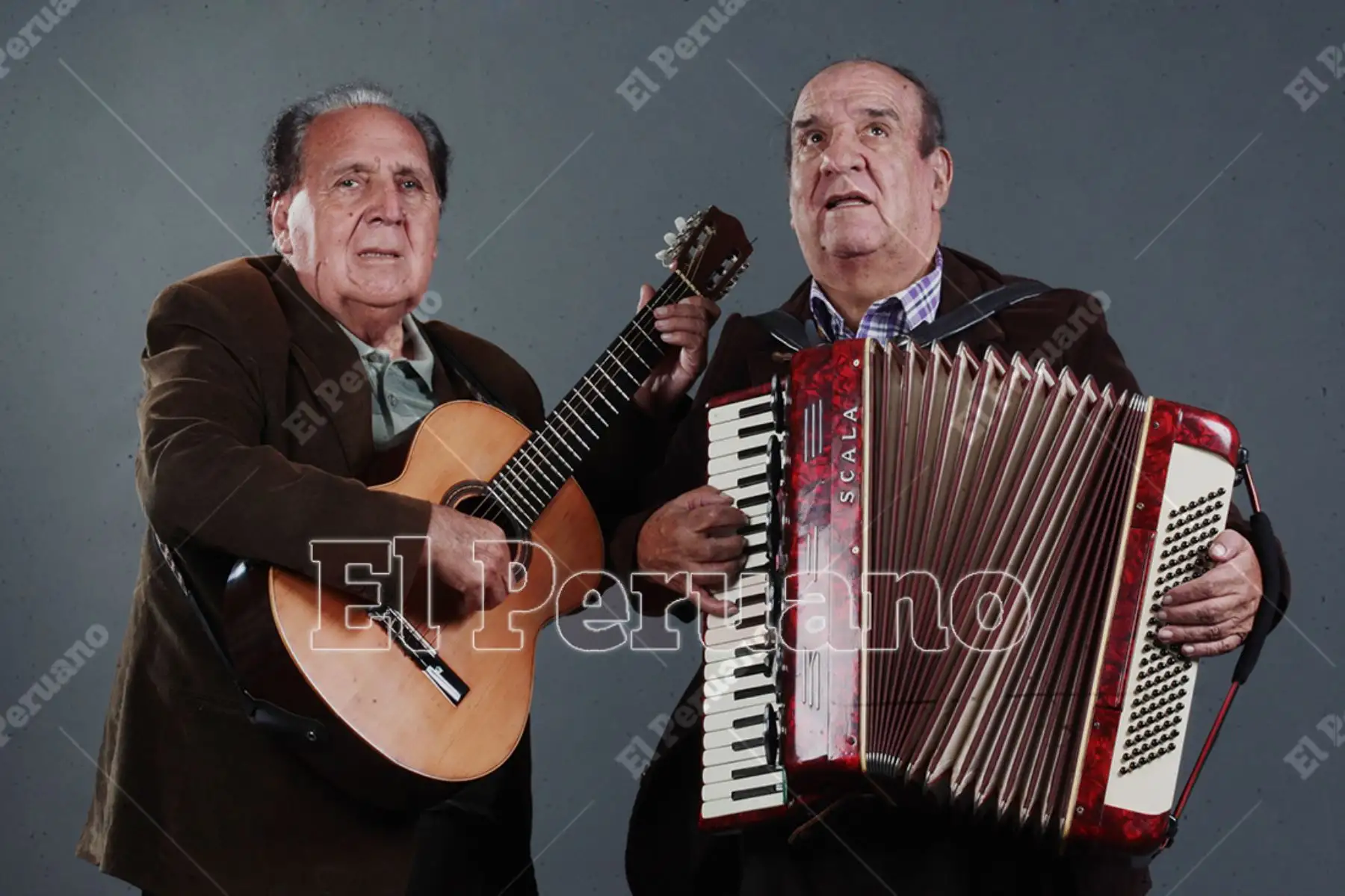 Lima - 31 octubre 1990 / Conjunto Los Campesinos: Wilfredo Quintana y Jorge Núñez del Prado en una producción especial para El Peruano en Editora Perú.  Foto: Diario Oficial El Peruano / Juan Carlos Guzmán