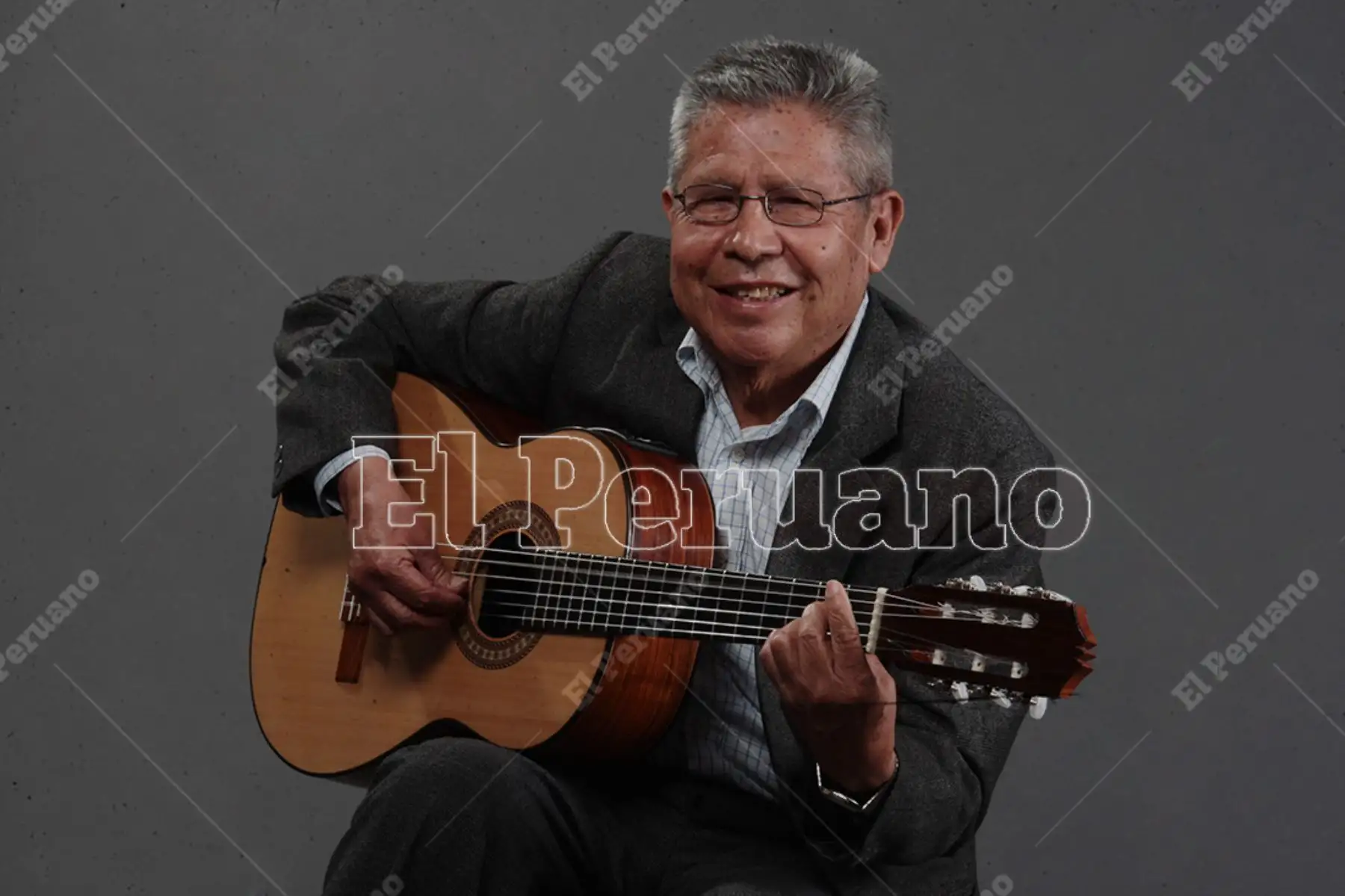 Lima - 31 octubre 2011 / Entrevista al cantante apurimeño Manuel Silva "Pichinkucha" en los estudios de Editora Perú.
 Foto: Diario Oficial El Peruano / Juan Carlos Guzmán