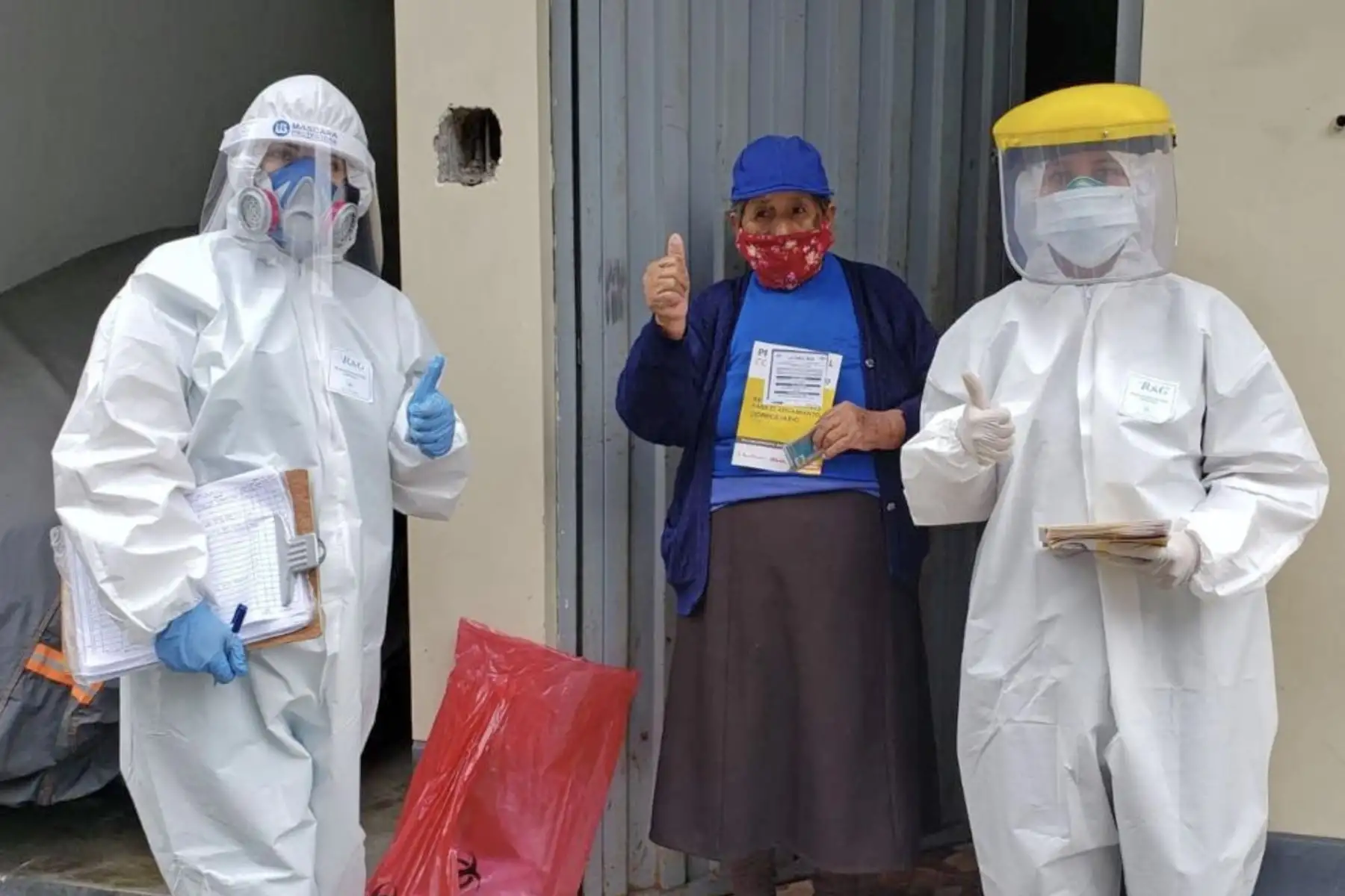 Equipos de respuesta del ministerio de salud,
 recorren La Molina realizando pruebas rápidas a más de 1000 personas vulnerables ante el covid-19, como parte de la operación TAYTA. Foto: MINSA