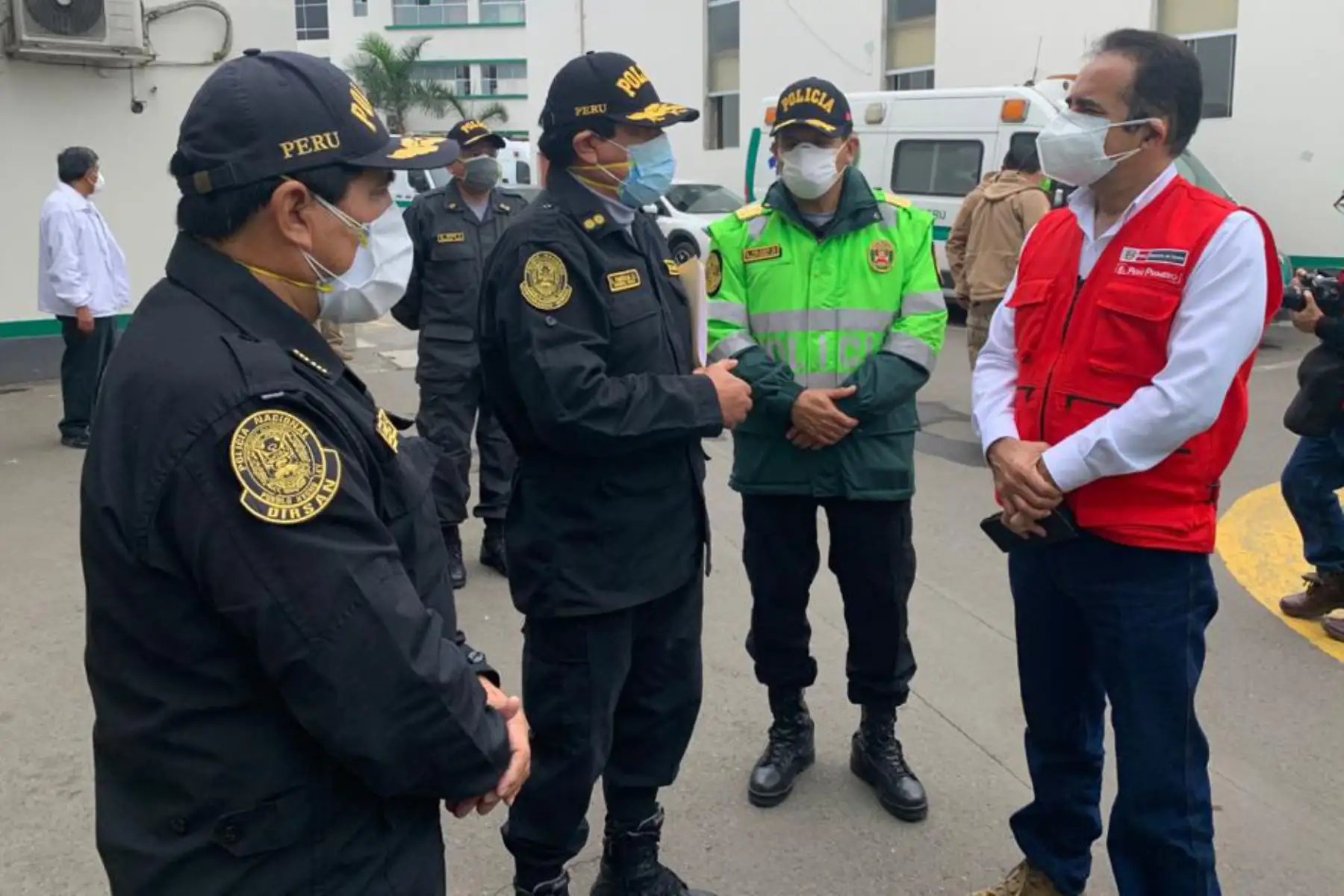 Ministro del Interior, Gastón Rodríguez realiza visita inopinada a Hospital PNP Augusto B. Leguía para verificar la atención al personal de la Policía Nacional sobre toma de pruebas de descarte y situación del personal médico ante el COVID-19.
FOTO:Mininter