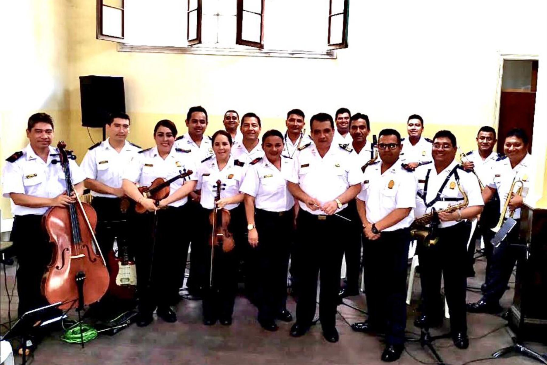 Orquesta de la PNP graba "Cuenta conmigo Perú" con artistas peruanos. ANDINA/Prensa Presidencia