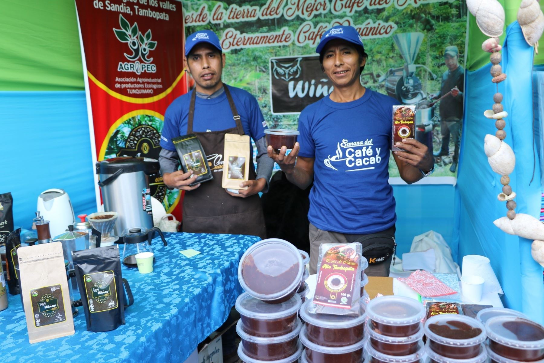 El café de Puno y el cacao de Cusco ya cuentan con registro sanitario, otorgado por la Digesa, que garantiza su calidad, destaca Devida. ANDINA/Difusión