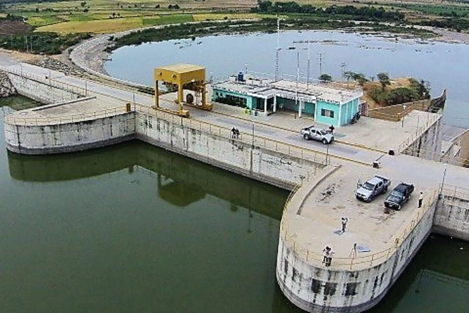 Presa Poechos en Piura.