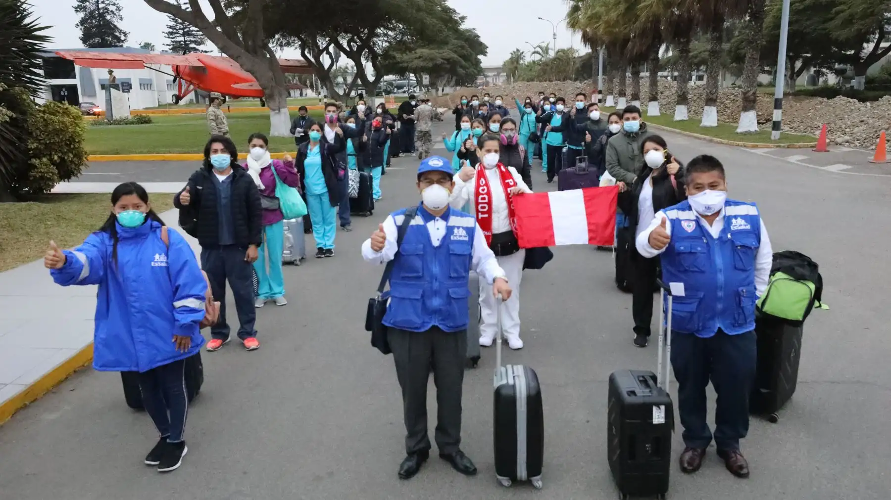 La quinta brigada médica con más de 40 profesionales de salud, entre médicos, enfermeros y técnicos de EsSalud, retornaron esta mañana a la región Loreto para continuar enfrentando la pandemia de coronavirus. Foto: ANDINA/EsSalud