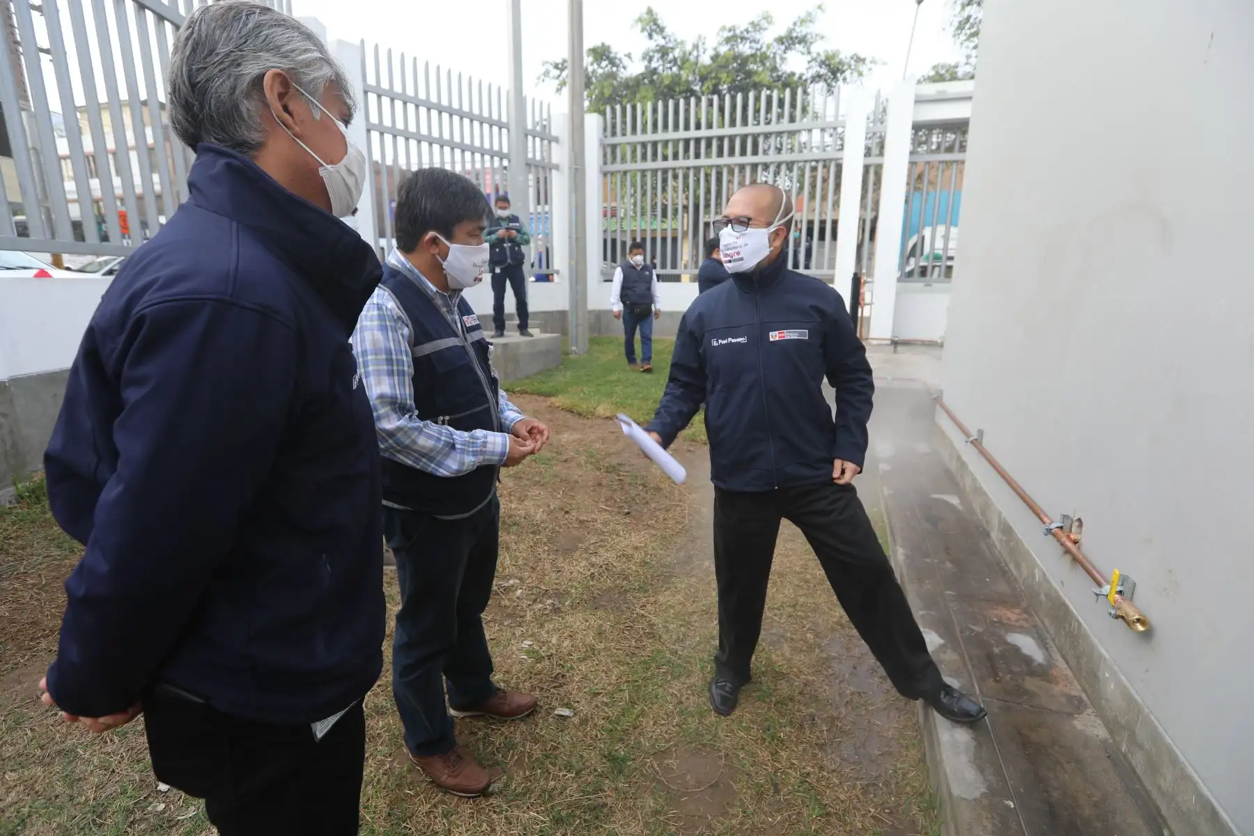 Ministro de Salud, Víctor Zamora, supervisó funcionamiento de tanque criogénico que permitirá generar 20 mil galones de oxígeno para pacientes Covid-19 en el Hospital de Emergencia Ate. Foto: ANDINA/Minsa