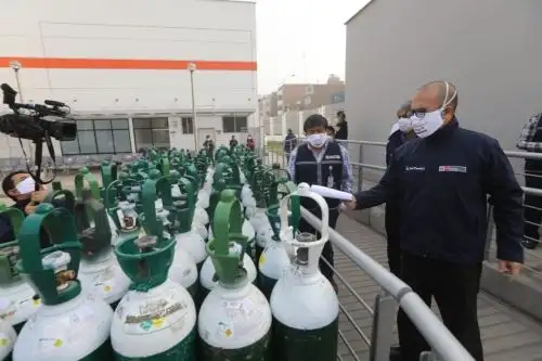 Ministro de Salud asistió a la puesta en funcionamiento de tanque criogénico en hospital de emergencia Ate. Foto: Minsa