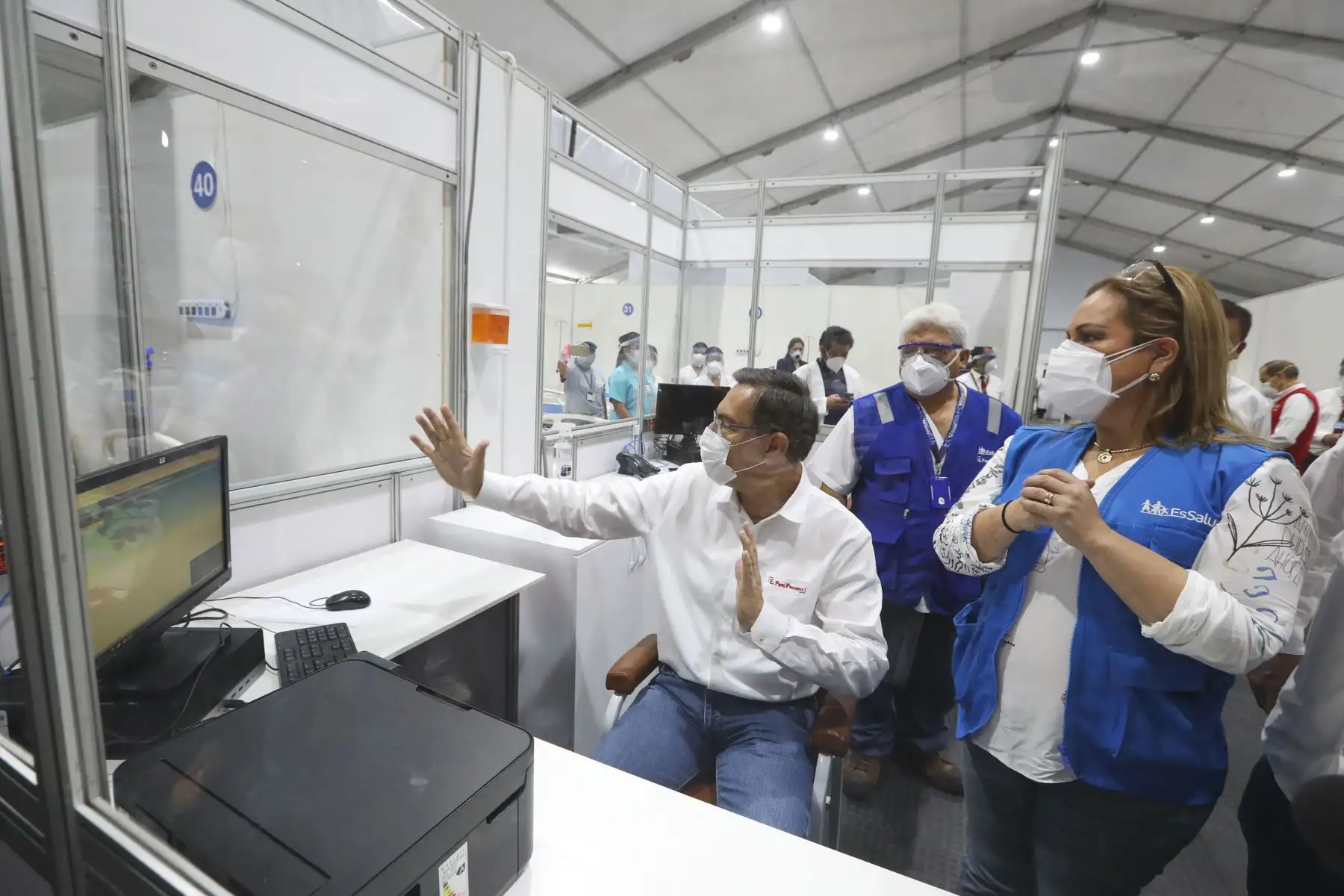 El presidente Martin Vizcarra junto a ministros de Estado y titular de Essalud, hizo entrega de la Villa Essalud Piura en el hospital Cayetano Heredia III, infraestructura temporal que amplía la oferta hospitalaria para combatir el COVID-19 de la región. Foto: ANDINA/Prensa Presidencia