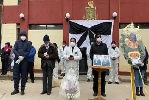 El regidor del distrito de Yanacancha por varias semanas estuvo internado en Essalud Pasco, luchando contra esta pandemia, lamentablemente la madrugada de hoy dejó de existir.