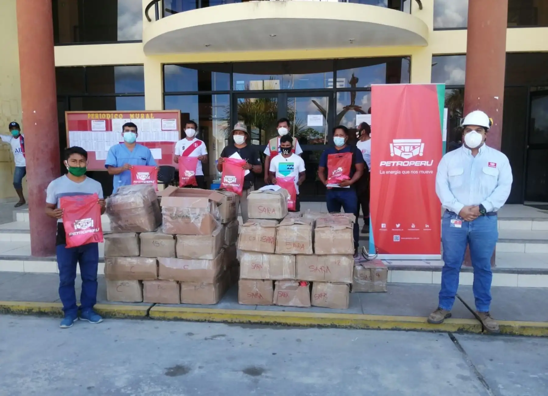 Petroperú entrega kits de bioseguridad para prevenir el coronavirus a diversas comunidades indígenas y centros de salud de Loreto. ANDINA/Difusión