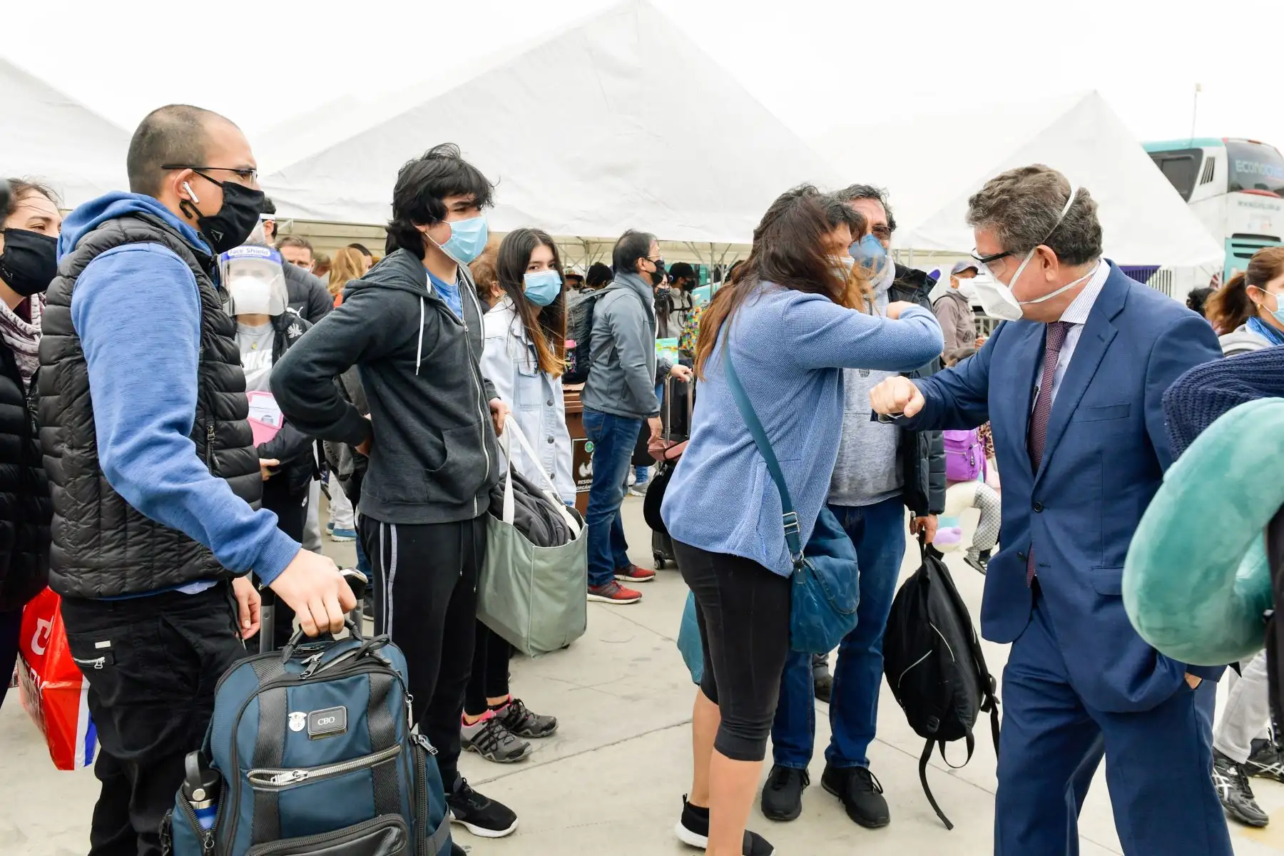 220 compatriotas procedentes  de Sudáfrica ( 93 personas)  luego de intensas y complejas coordinaciones llegan a Perú;  55 de San Pablo y 72 tripulantes de un crucero fueron repatriados gracias al esfuerzo de Cancilleria del Perú.
Foto: Cancillería del Perú 220 compatriotas procedentes  de Sudáfrica ( 93 personas)  luego de intensas y complejas coordinaciones llegan a Perú;  55 de San Pablo y 72 tripulantes de un crucero fueron repatriados gracias al esfuerzo de Cancilleria del Perú.
Foto: Cancillería del Perú