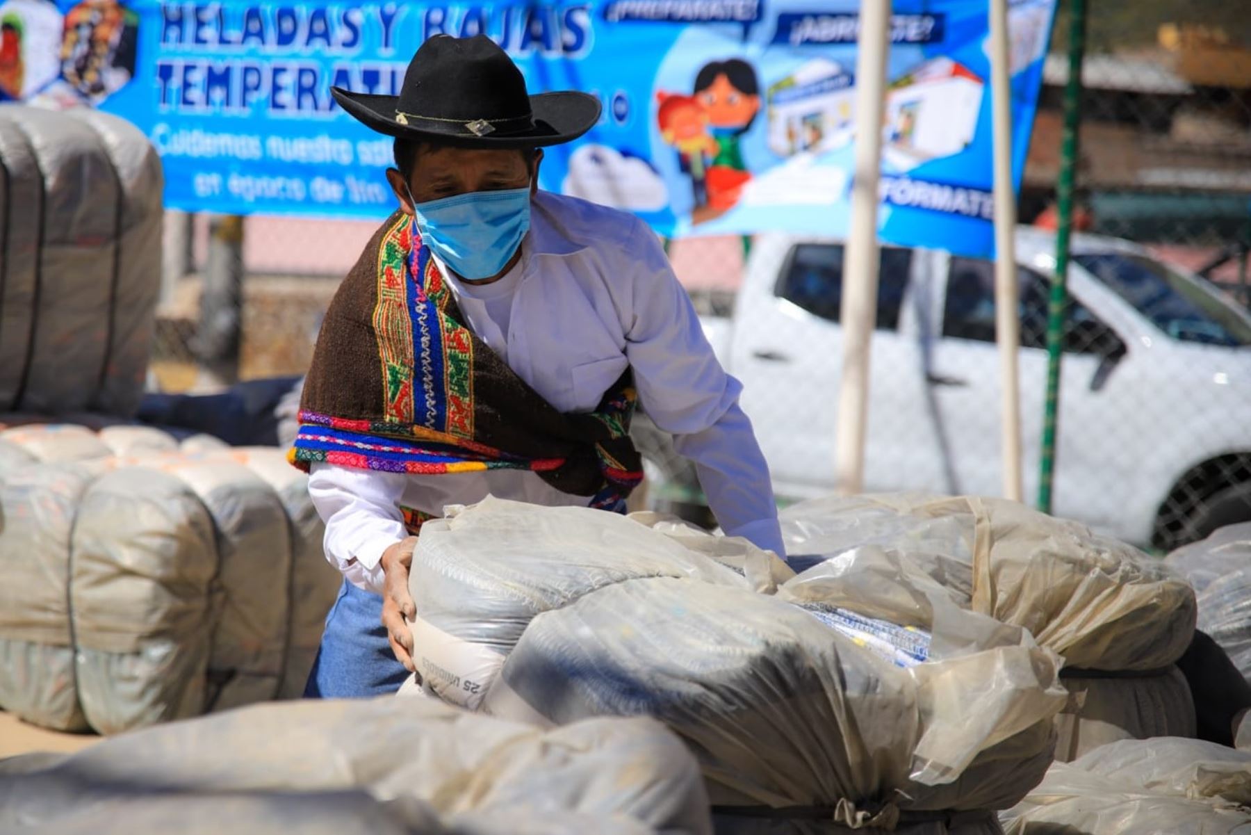 Arequipa: recolectan ropa de abrigo para donar a la población vulnerable de zonas altas