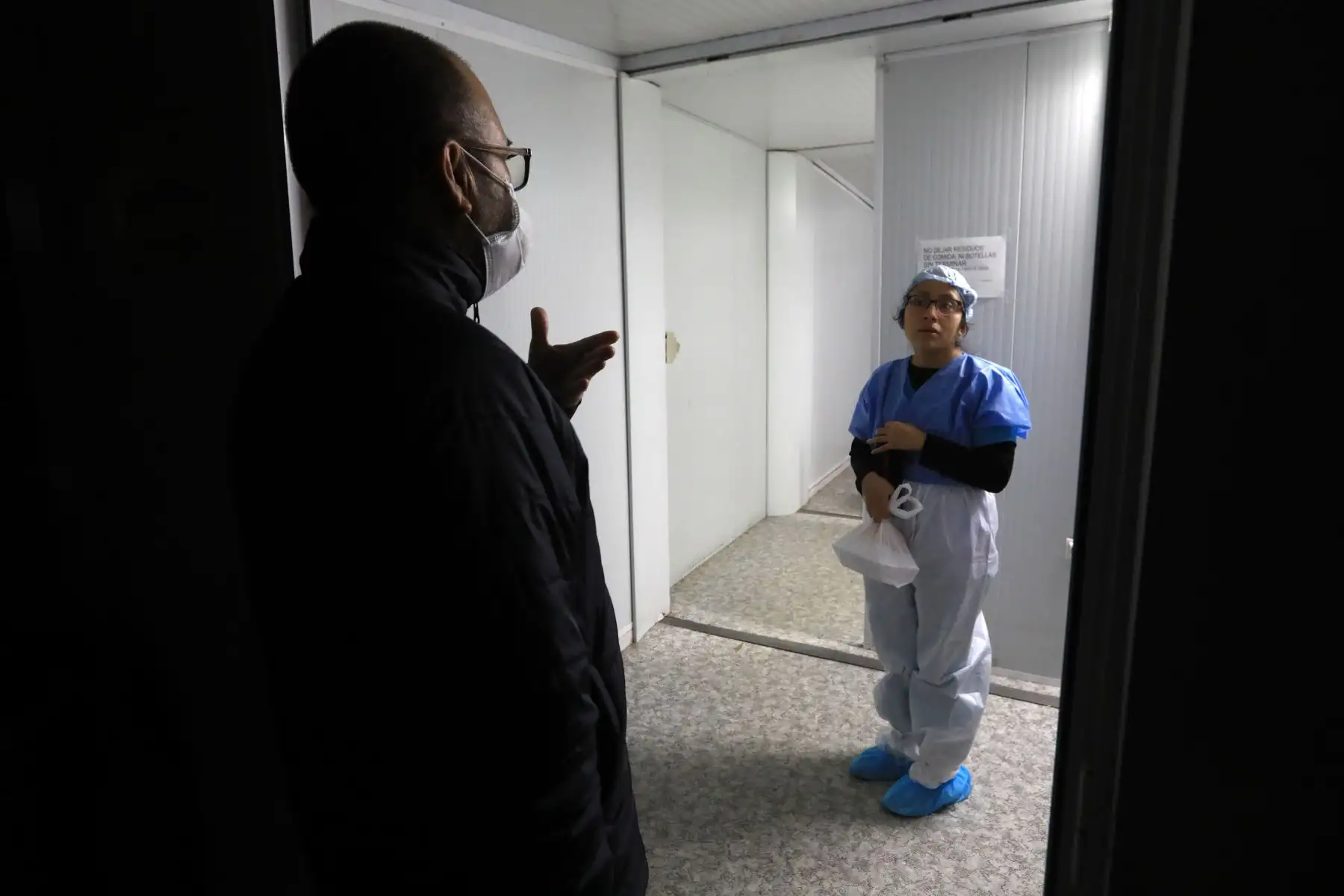El ministro de salud Victor Zamora, realiza una visita inopinada al hospital Cayetano Heredia para verificar la calidad de atención que se brinda a los pacientes covid-19. Foto: Minsa