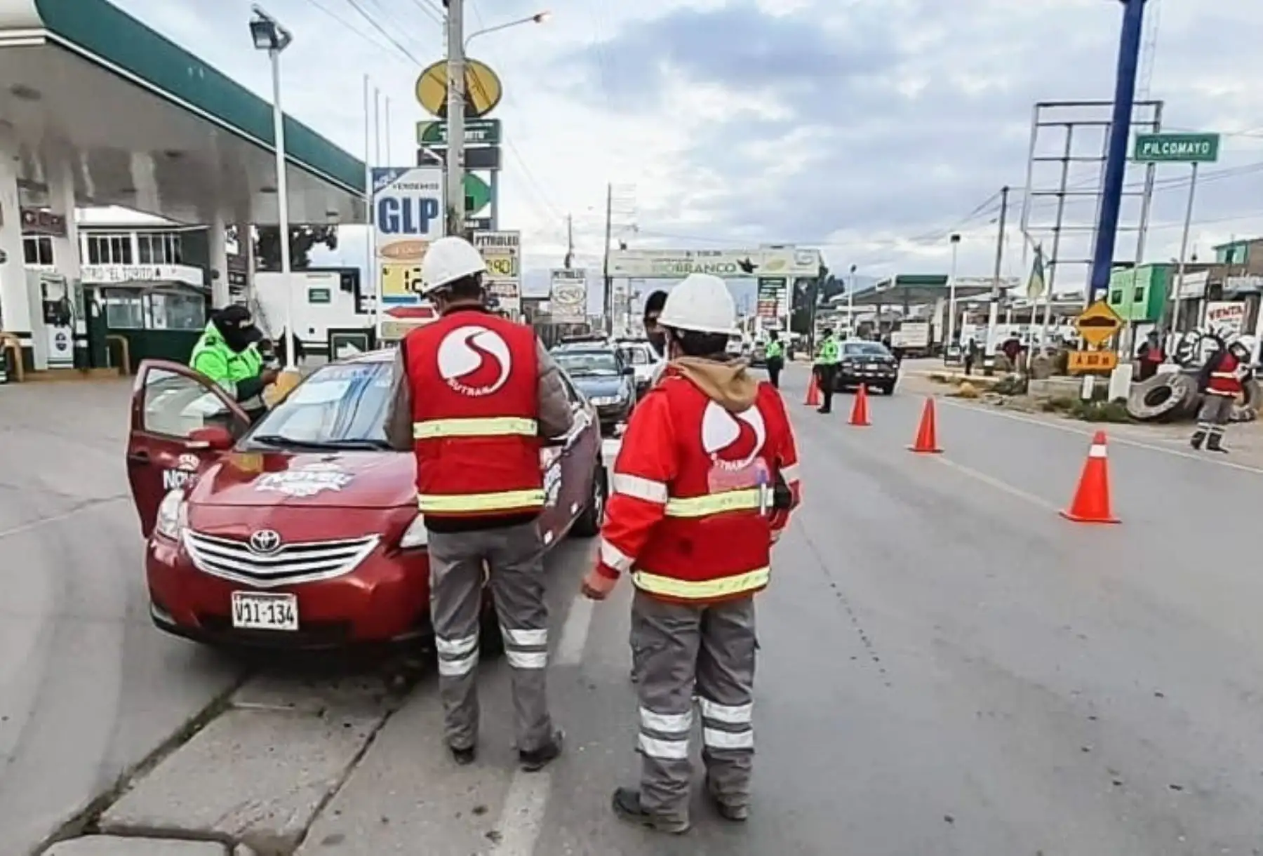 Ya suman 7,686 los vehículos intervenidos por inspectores de la Sutran por transportar pasajeros en las carreteras sin contar con autorización. ANDINA/Difusión