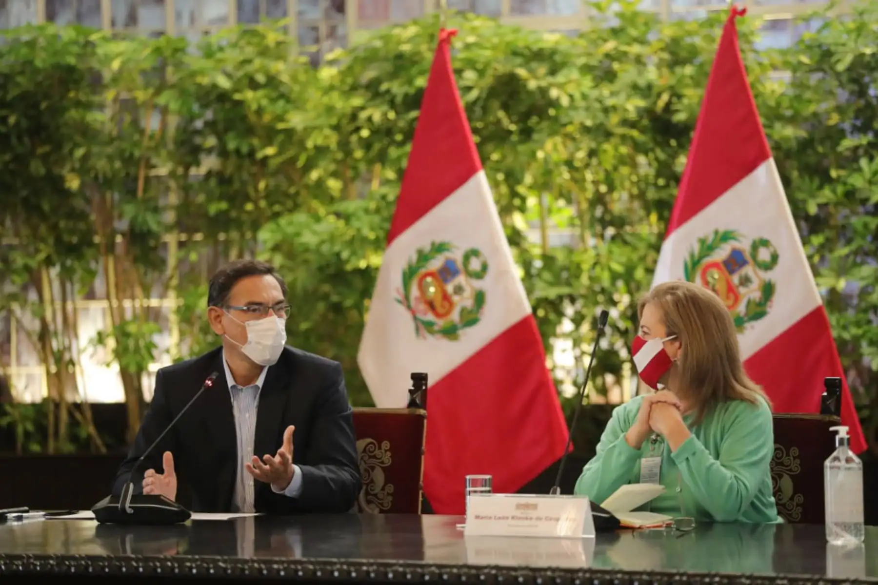 Presidente de la república, Martín Vizcarra se reúne  con representantes de la 
CONFIEP, a quienes pidió  unir esfuerzos entre los sectores público y privado para impulsar el programa Arranca Perú, para la reactivación y la generación de puestos de trabajo en beneficio de la población.
Foto: ANDINA/ Prensa Presidencia