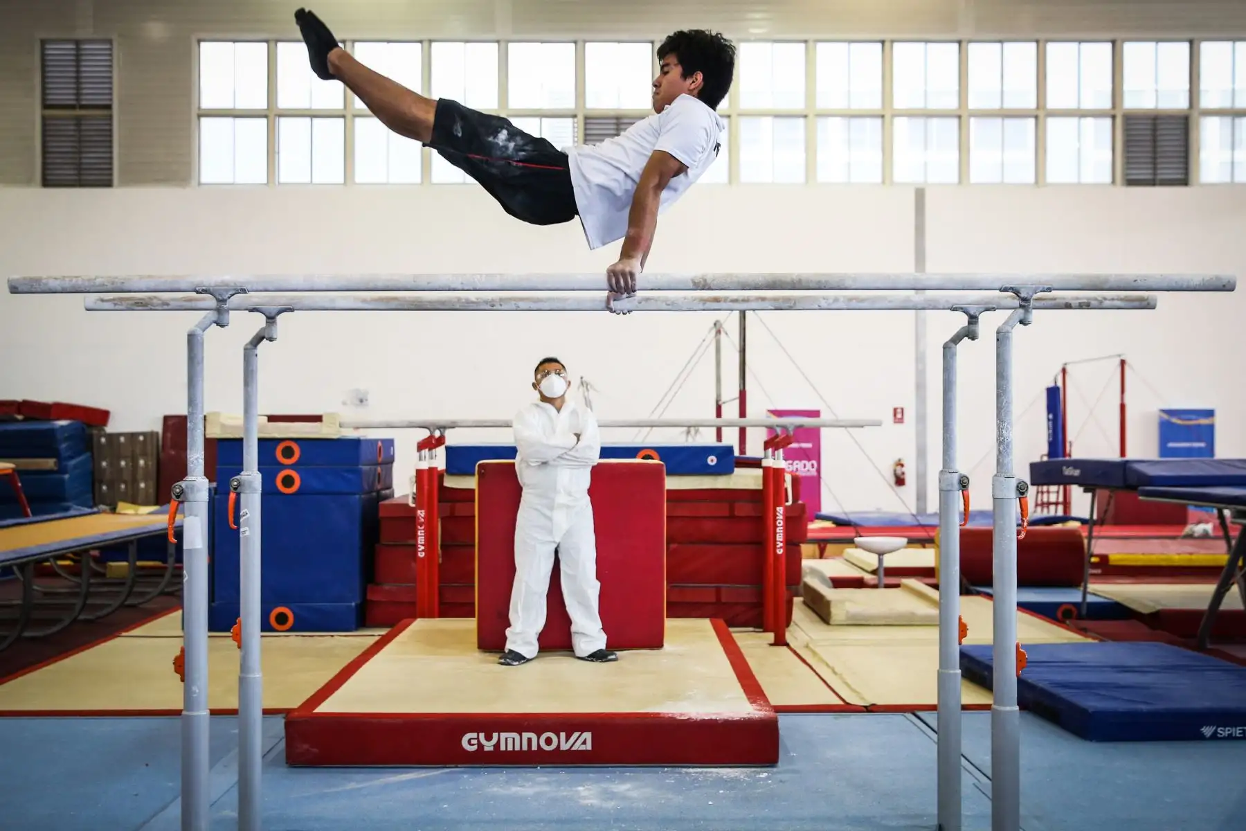 Después de 93 días de aislamiento social decretado por el Gobierno como medida preventiva para enfrentar la pandemia del covid-19, la selección peruana de Gimnasia,inicia los entrenamientos de preparación para el torneo internacional.
Foto: ANDINA/Jhonel Rodríguez Robles
