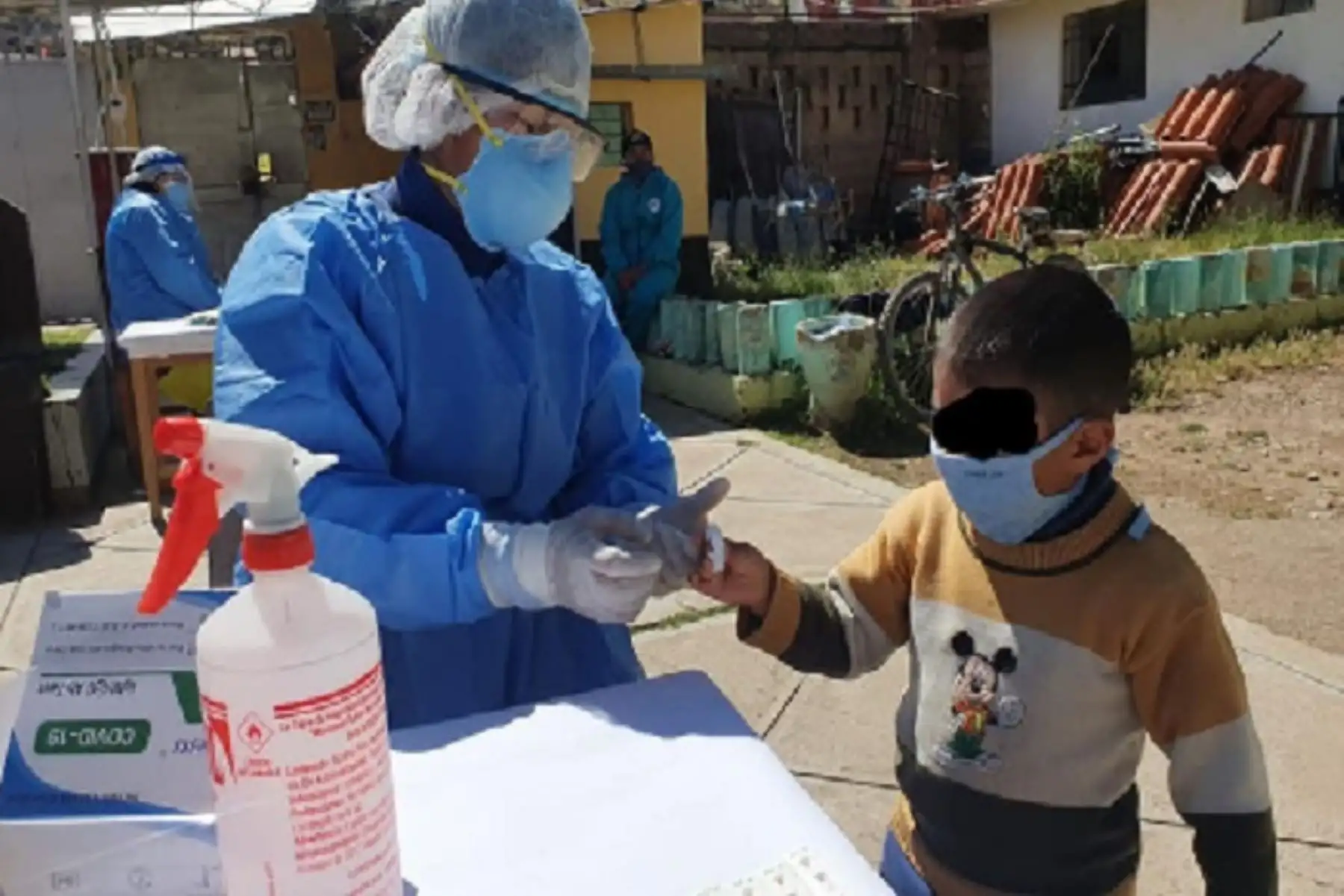 Tamizaje forma parte de las actividades que emprendió el sector Salud para priorizar la toma de pruebas en lugares cerrados y de mediana aglomeración para que estén limpios del nuevo coronavirus.