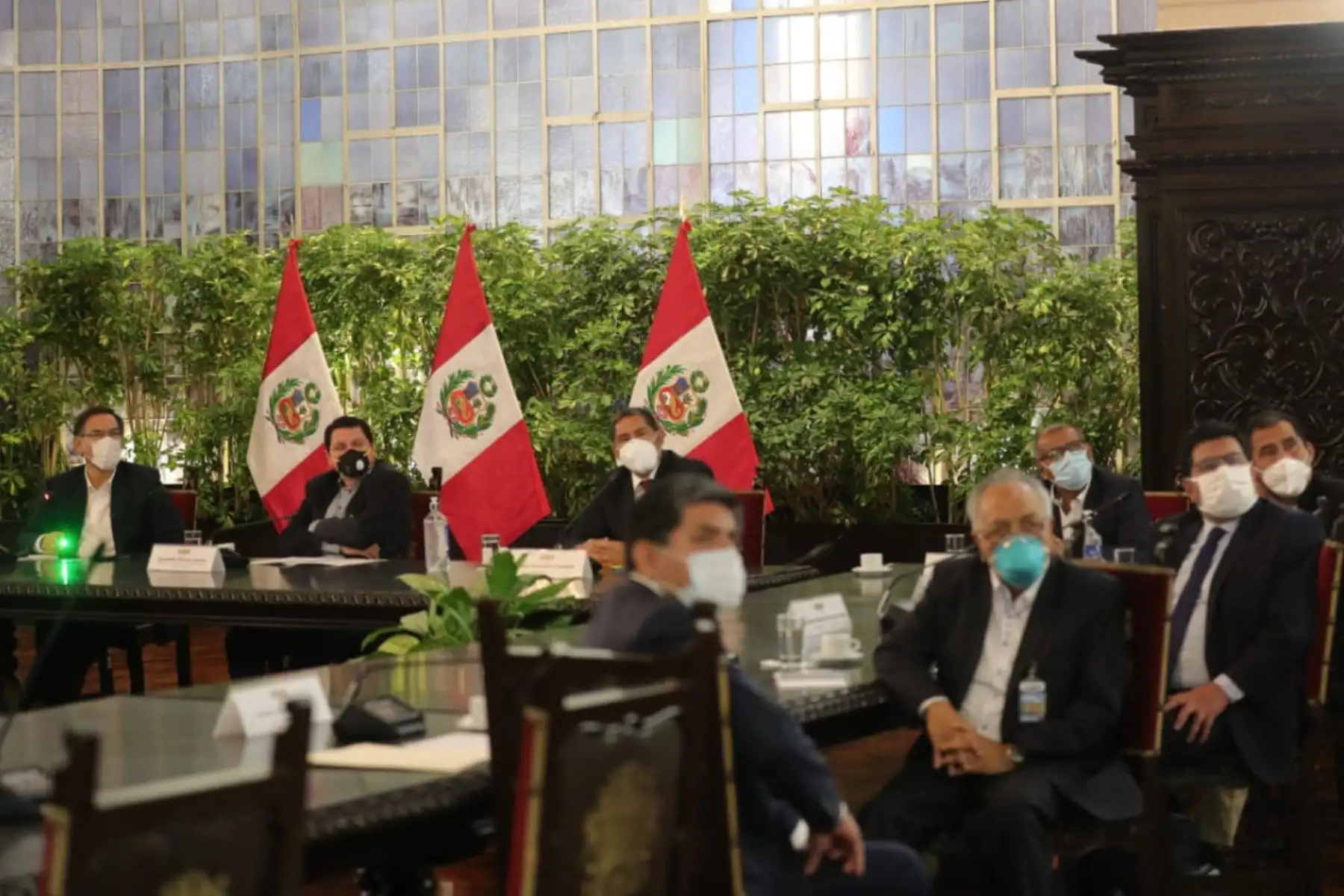El presidente Martin Vizcarra, se reúne con los representantes de la Asamblea Nacional de Gobiernos Regionales, para evaluar y recibir sus observaciones respecto a la autógrafa de ley del Congreso que declara en emergencia el sistema de salud.Foto:ANDINA/Prensa Presidencia