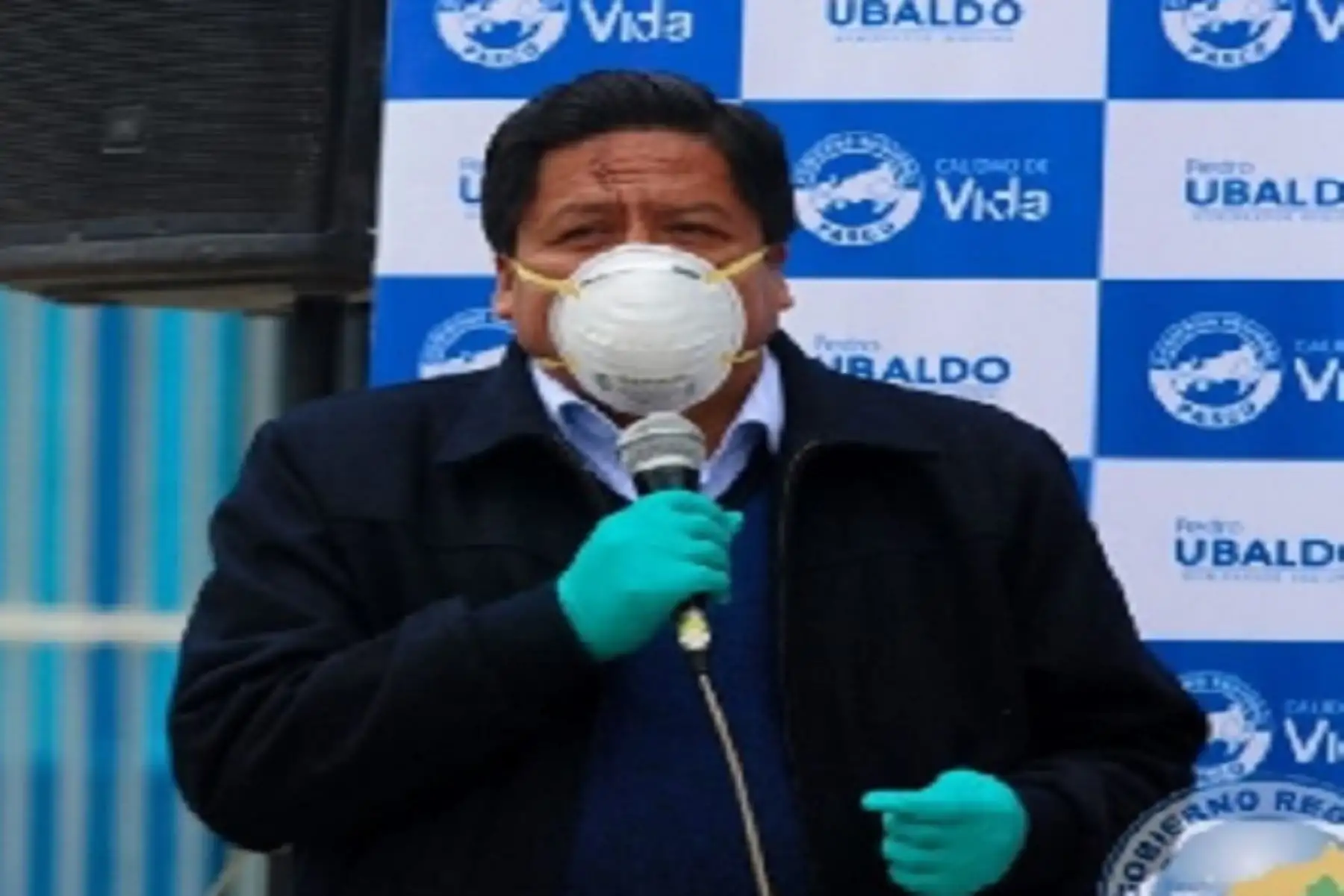 La autoridad regional se contagió cuando cumplía funciones, ya que él estaba viajando a Lima y otros lugares permanentemente para tratar el avance de las medidas para contener la enfermedad.