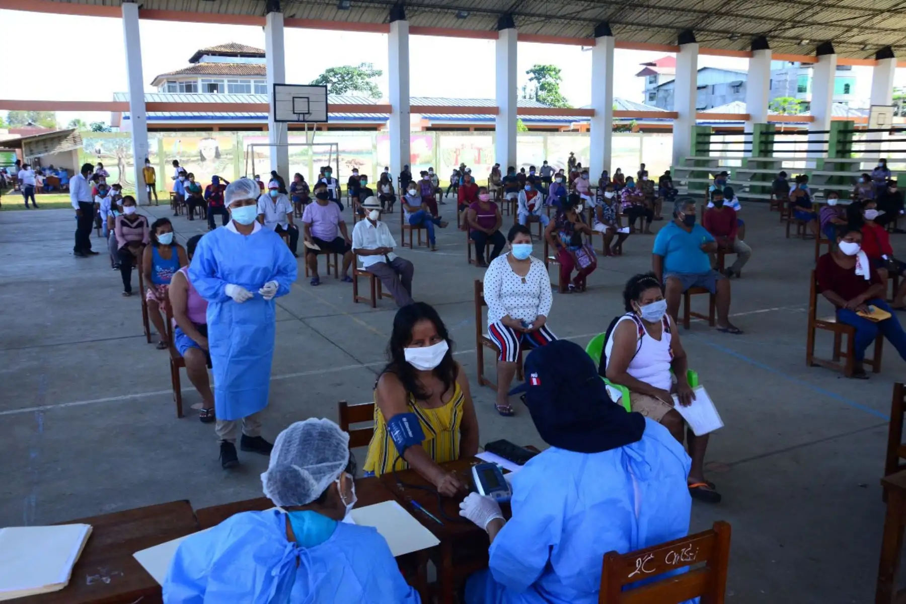 Acción cívica multisectorial impulsada por la Presidencia del Consejo de Ministros, Comando Conjunto de las FF.AA , Minsa y Essalud brindan atención y pruebas para detectar covid - 19 en San Lorenzo, en la región Loreto.
Foto: PCM