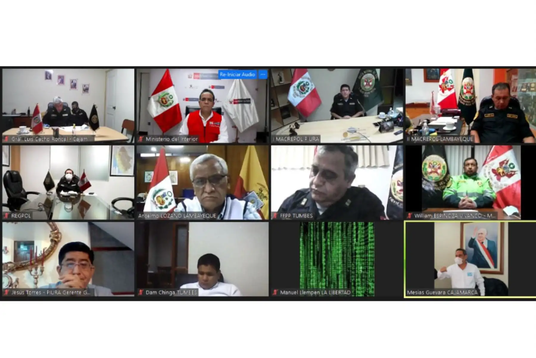 Ministro del Interior, Gastón Rodríguez realiza videoconferencia con los gobernadores regionales de la zona norte del Perú, entre ellos Piura, Áncash, Cajamarca, La Libertad, Lambayeque y Tumbes  con el fin de articular acciones inmediatas para continuar combatiendo el covid-19.
Foto: Ministerio del Interior