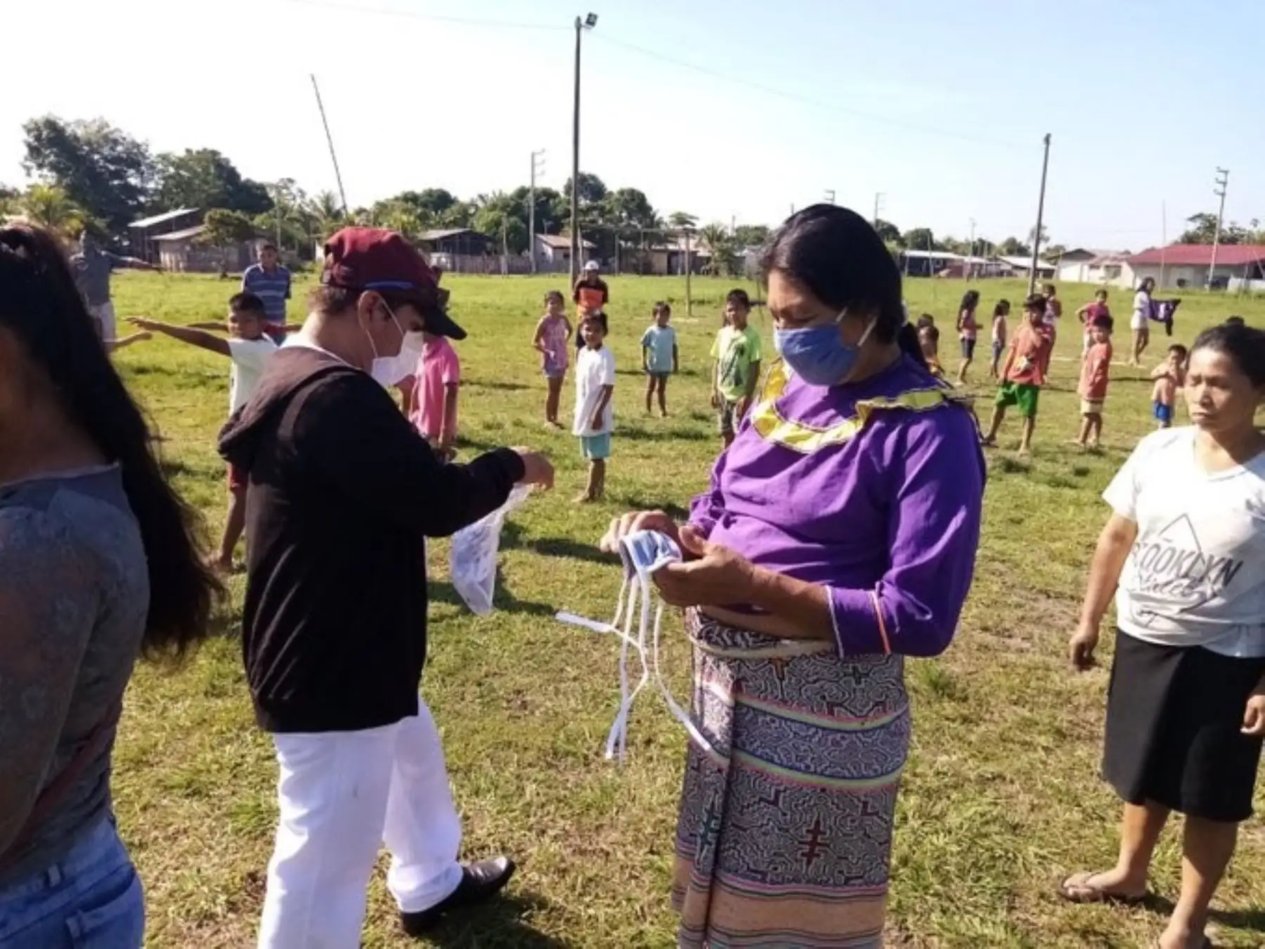 Suman 350,000 los ciudadanos de las comunidades indígenas y centros poblados rurales de la Amazonía del país que son atendidos por el Estado frente a la pandemia del covid-19, gracias al plan de intervención que ejecuta el Gobierno, afirmó hoy el presidente de la República, Martín Vizcarra, en su Mensaje a la Nación por Fiestas Patrias.ANDINA/archivo