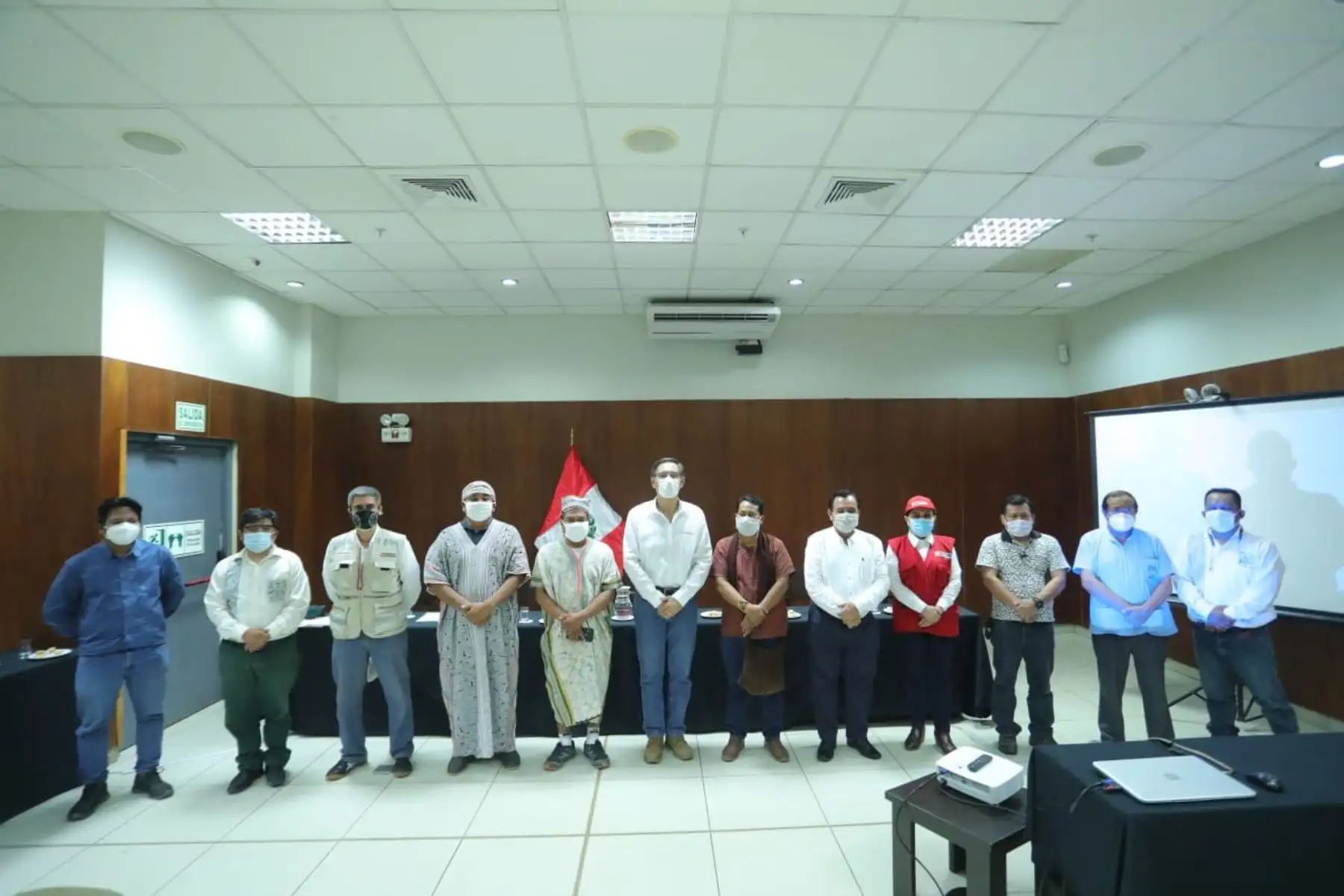 El Presidente de la República, Martin Vizcarra y el ministro de Cultura, Alejandro Neyra se reunieron con dirigentes  de AIDESEP  y se  ratificó el compromiso sobre la atención a los pueblos indígenas ante la emergencia sanitaria.
Foto: Ministerio de Cultura