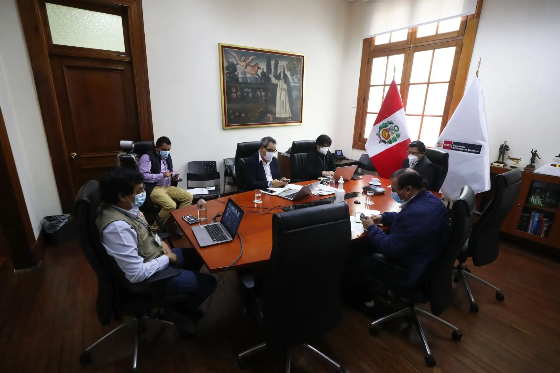 Presidente del Consejo de Ministros, Vicente Zeballos, sostuvo una reunión con alcaldes provinciales y presidentes de mancomunidades de la región Huancavelica,
