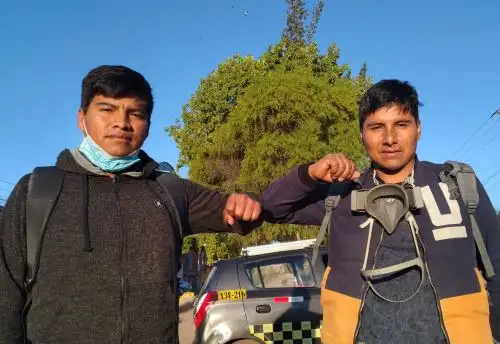 Hermanos Eleazar y Elías Huillcahuamán Ttito, naturales de Cusco inventaron horno crematorio desmontable que fue uno de los ganadores del concurso organizado por Indecopi. ANDINA/Percy Hurtado